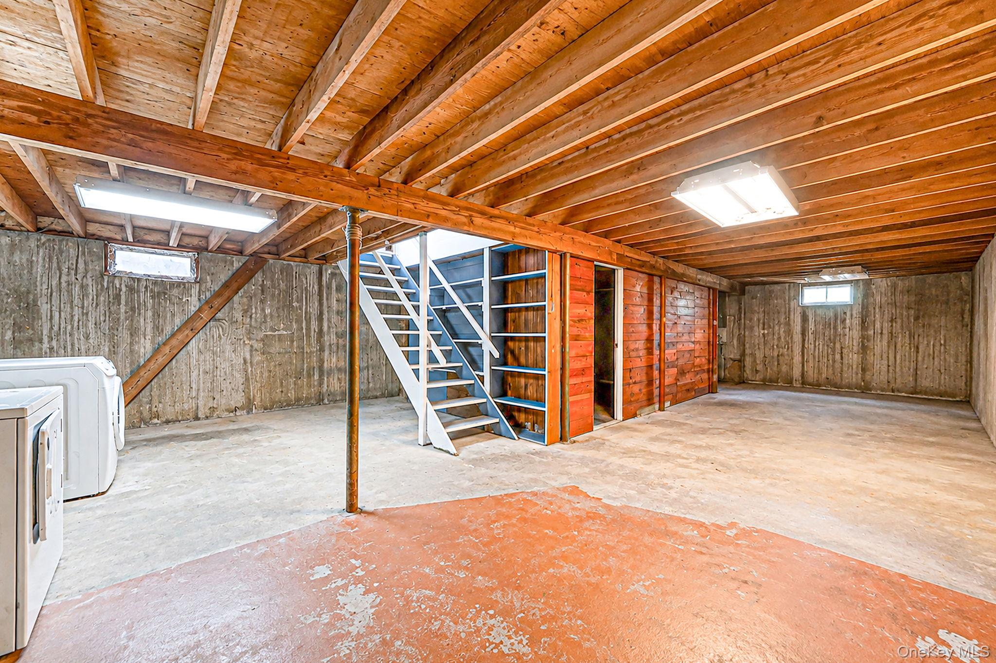 77 Elmhurst Avenue Property Photo 11