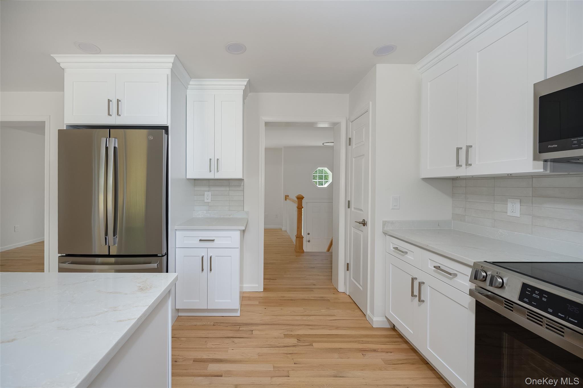 10 E Halstead Road Property Photo 5