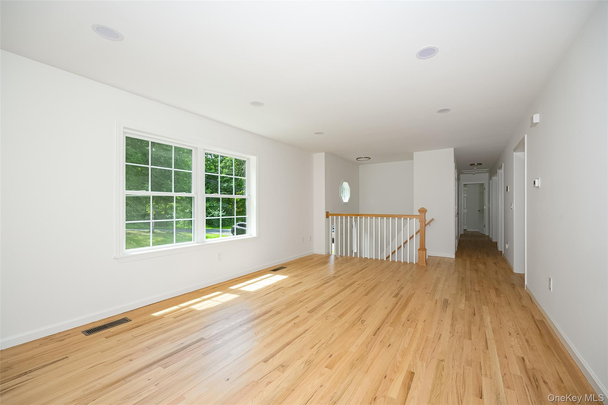 10 E Halstead Road Property Photo 9