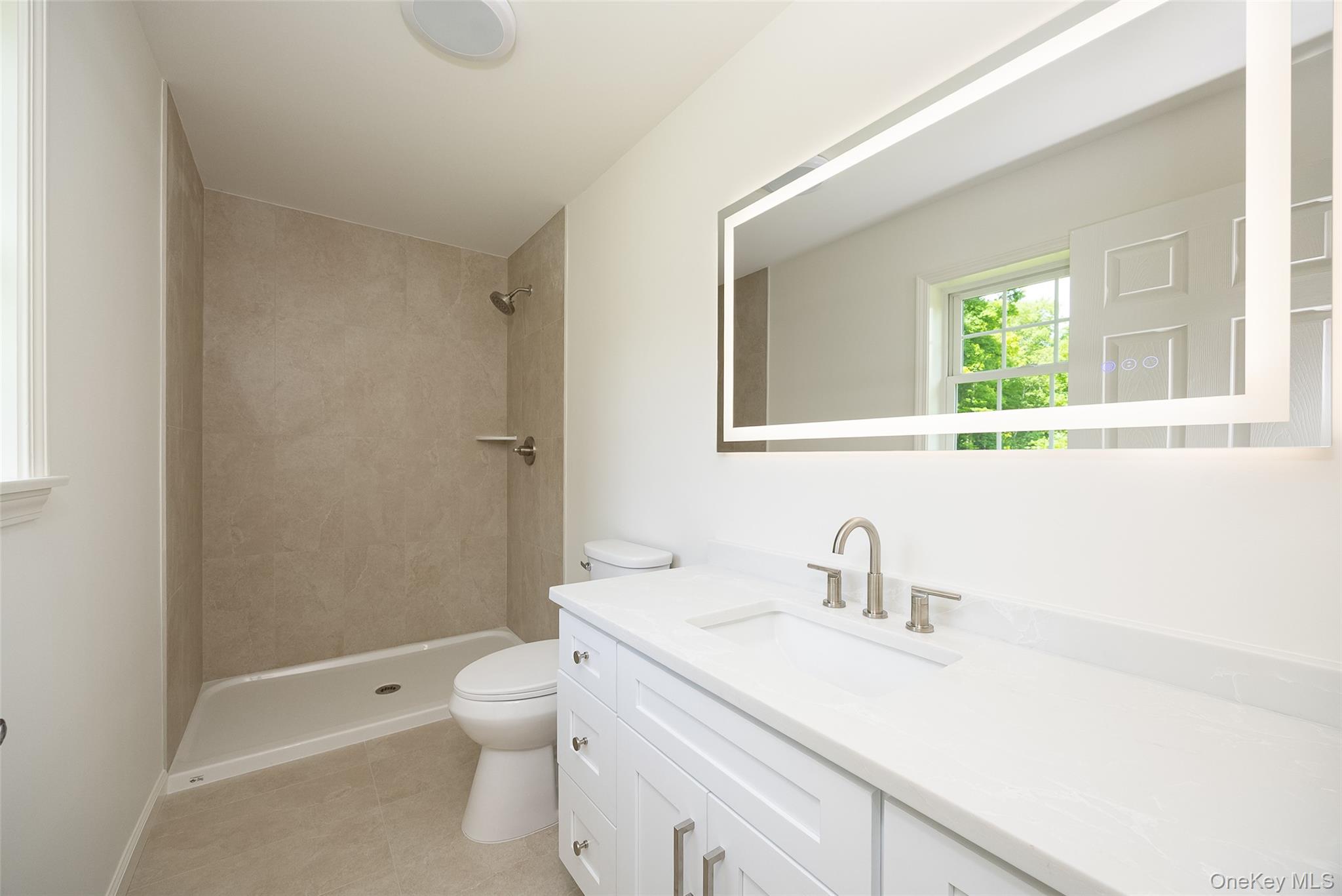 10 E Halstead Road Property Photo 14