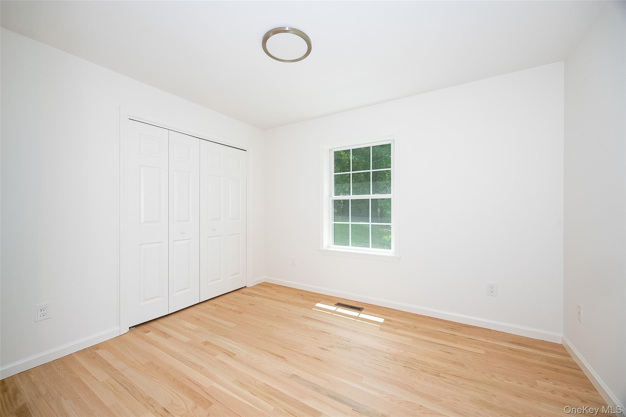 10 E Halstead Road Property Photo 16