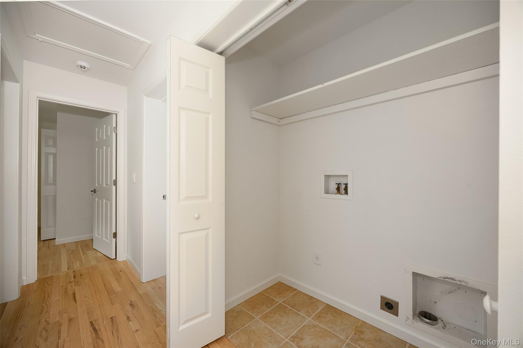 10 E Halstead Road Property Photo 19