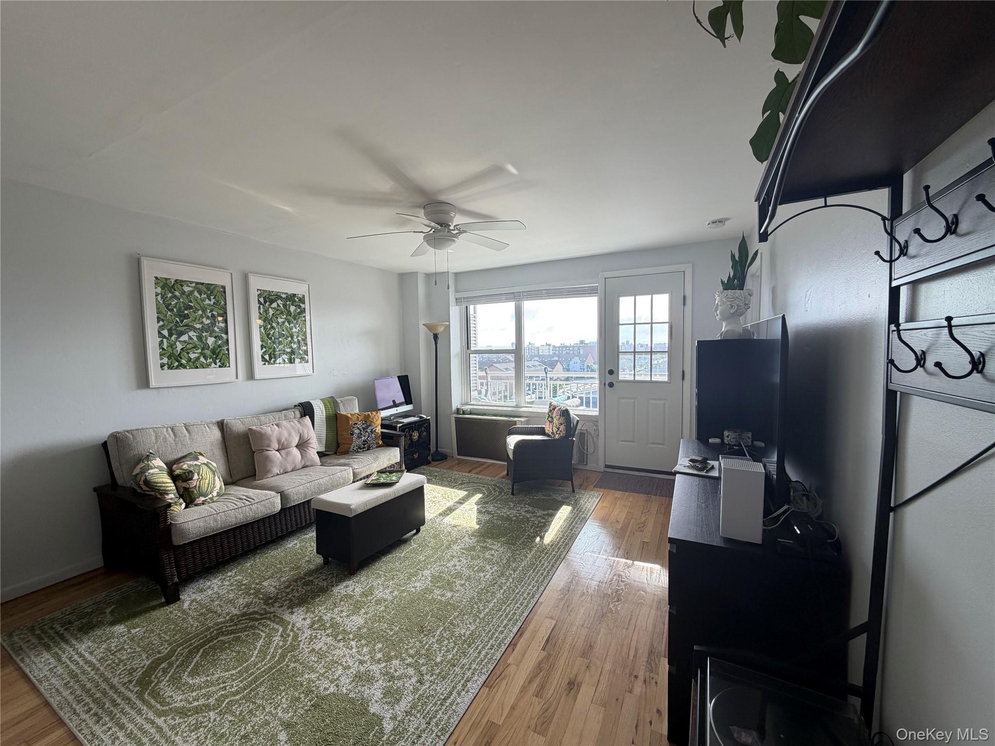 855 E Broadway 5g Property Photo 3