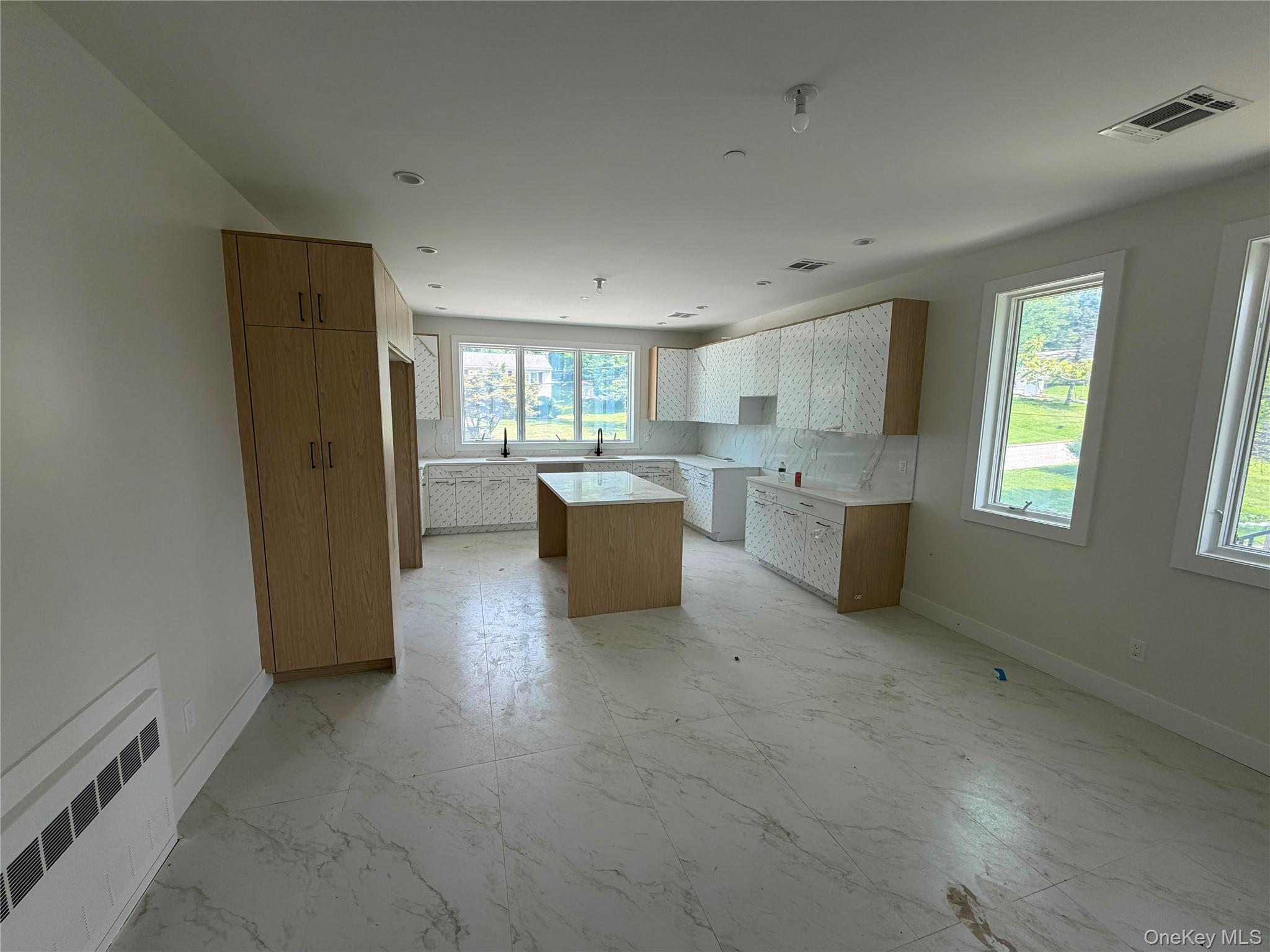 338 Lake Shore Drive 102 Property Photo 4