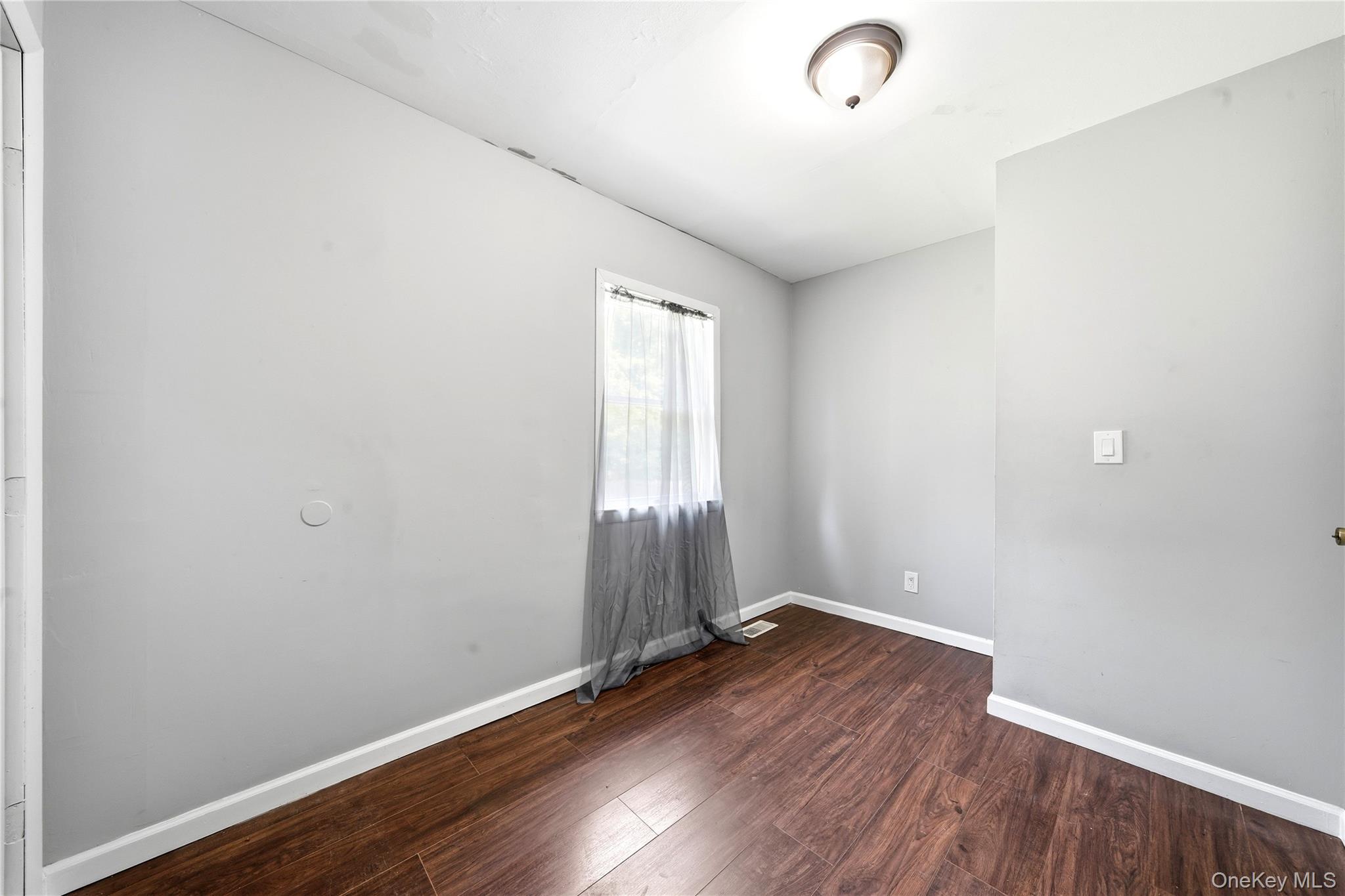 949 Taylor Avenue Property Photo 15