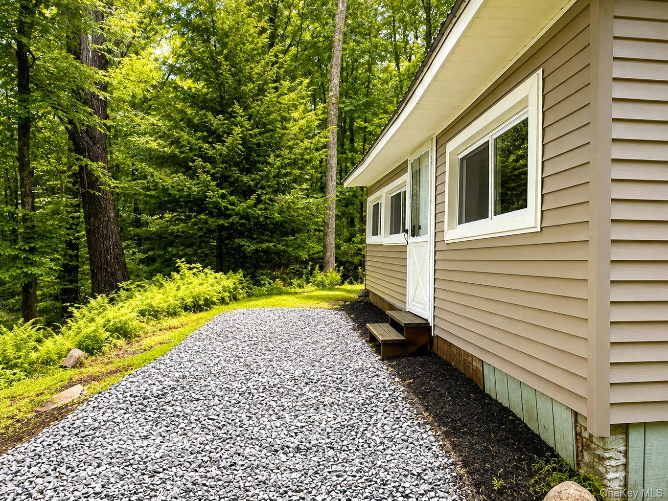 69 Glazer Drive Property Photo 3