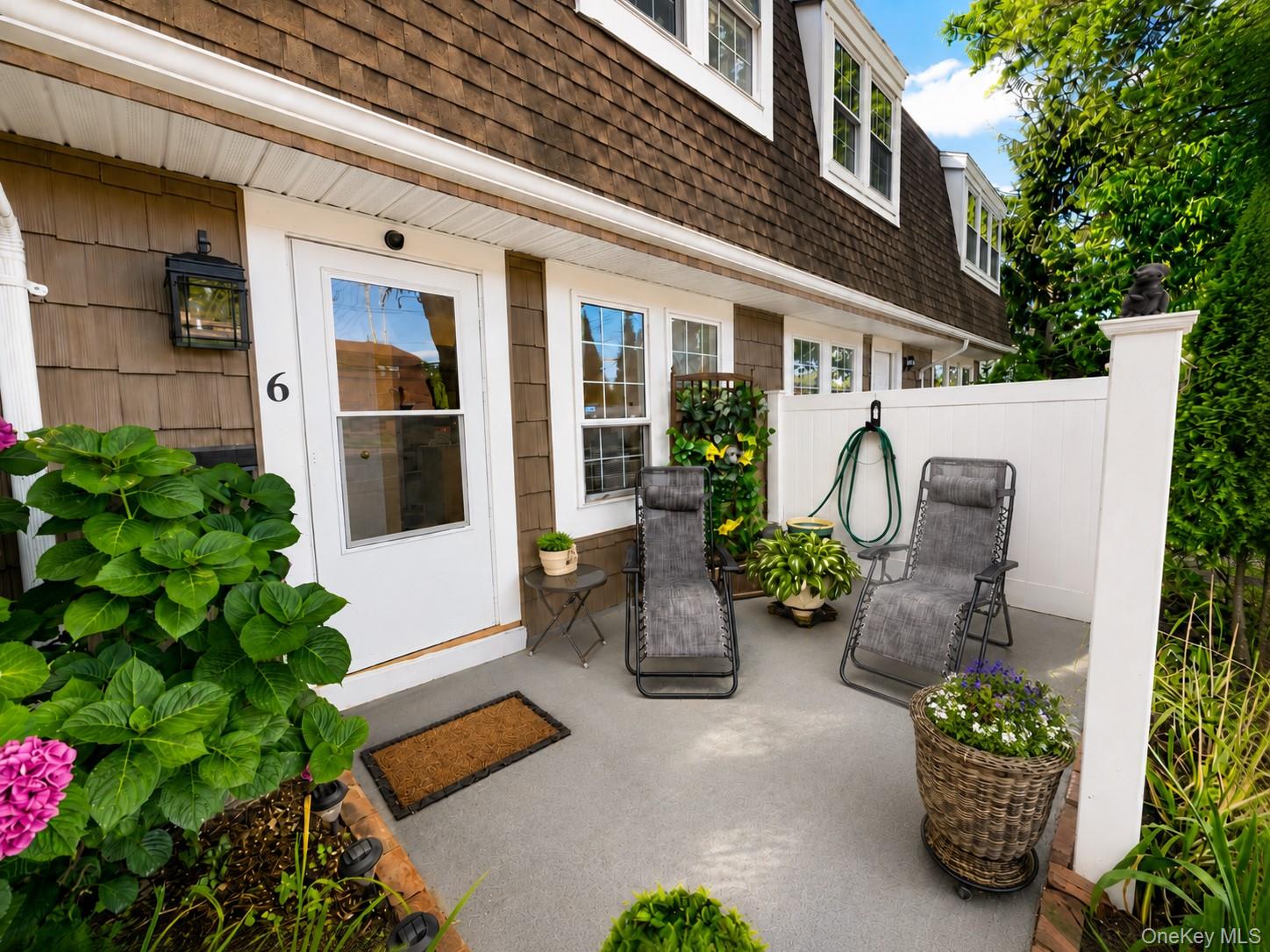 6 Whalers Cove Property Photo 2