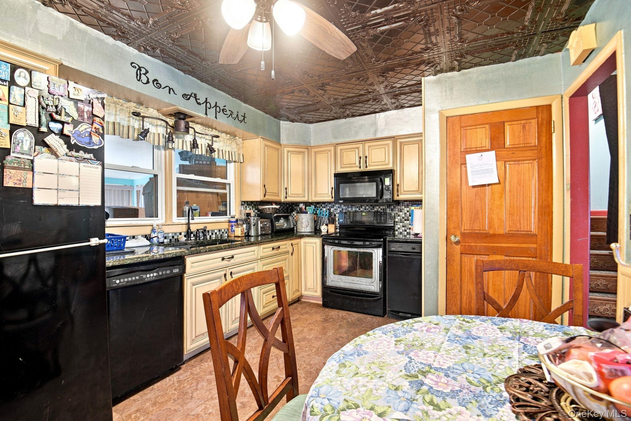 26 Monroe Drive Property Photo 8