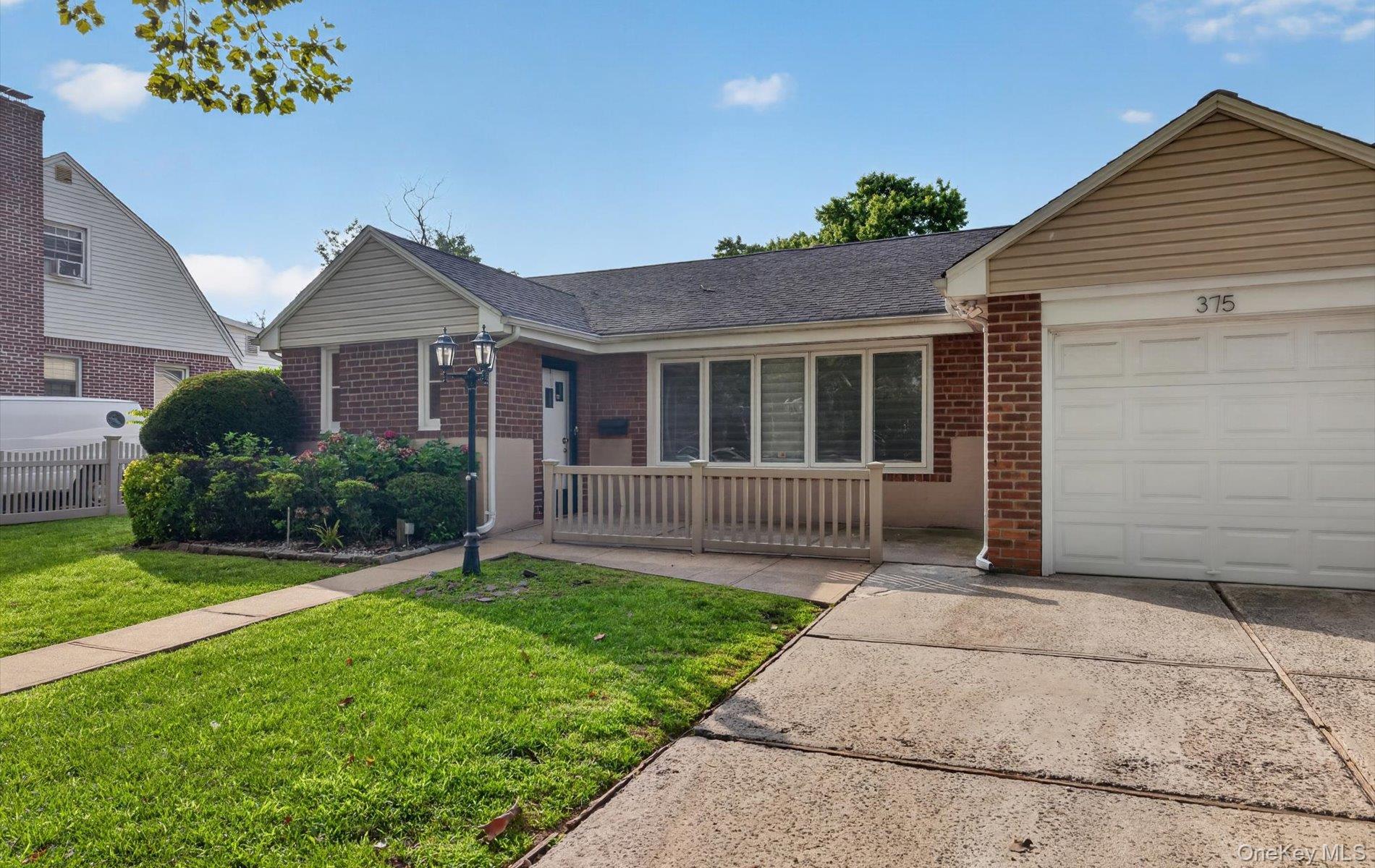 375 Peninsula Boulevard Property Photo 2