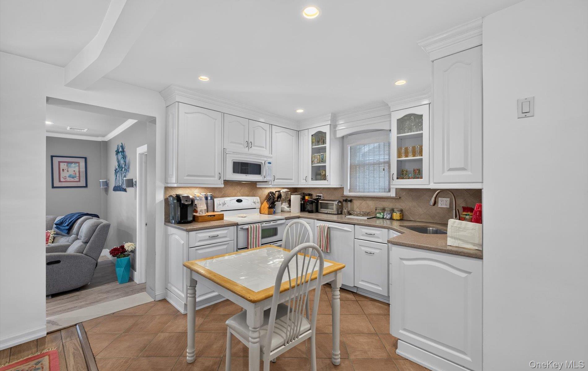 375 Peninsula Boulevard Property Photo 13