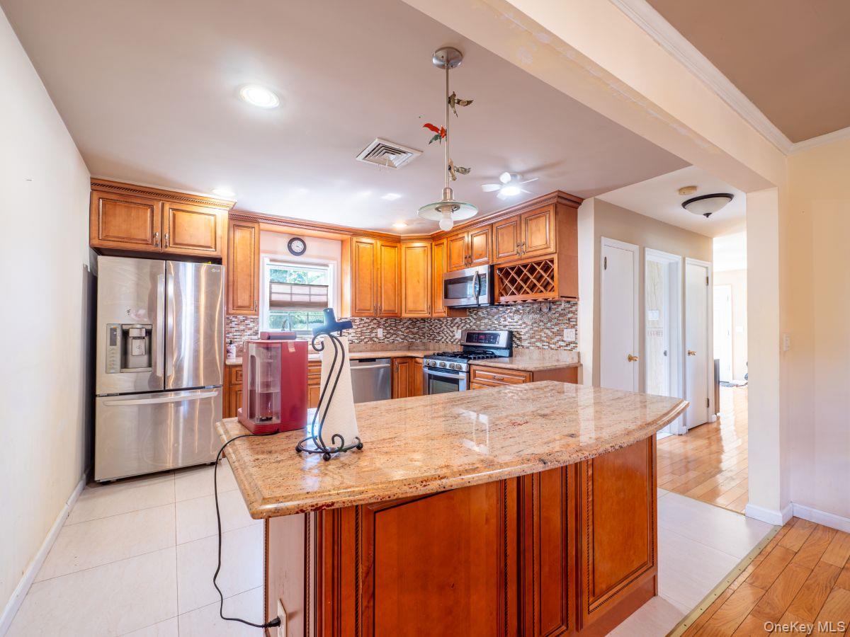 295 Ivy Avenue Property Photo 8
