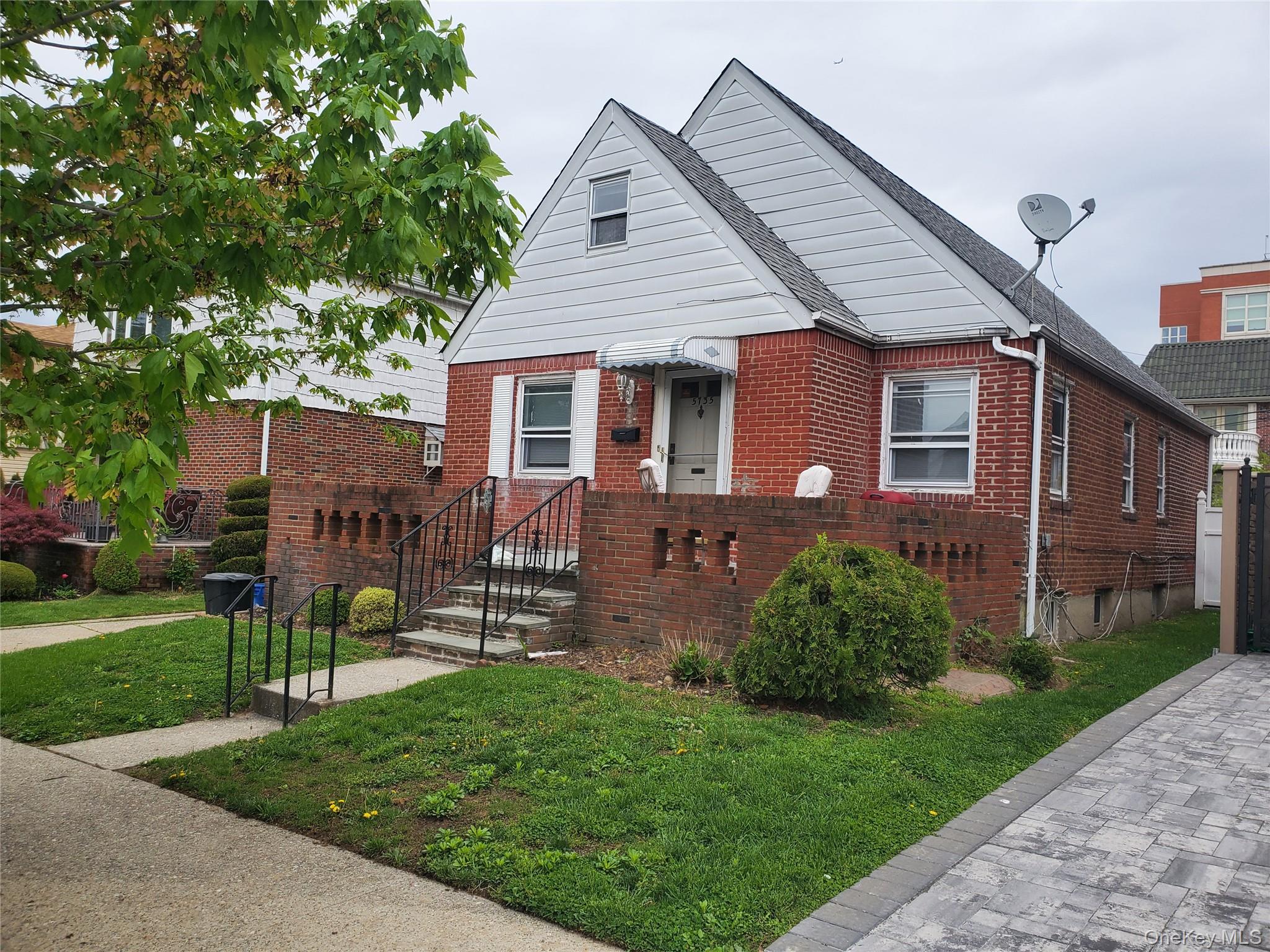 57-35 Parsons Boulevard House Property Photo 1