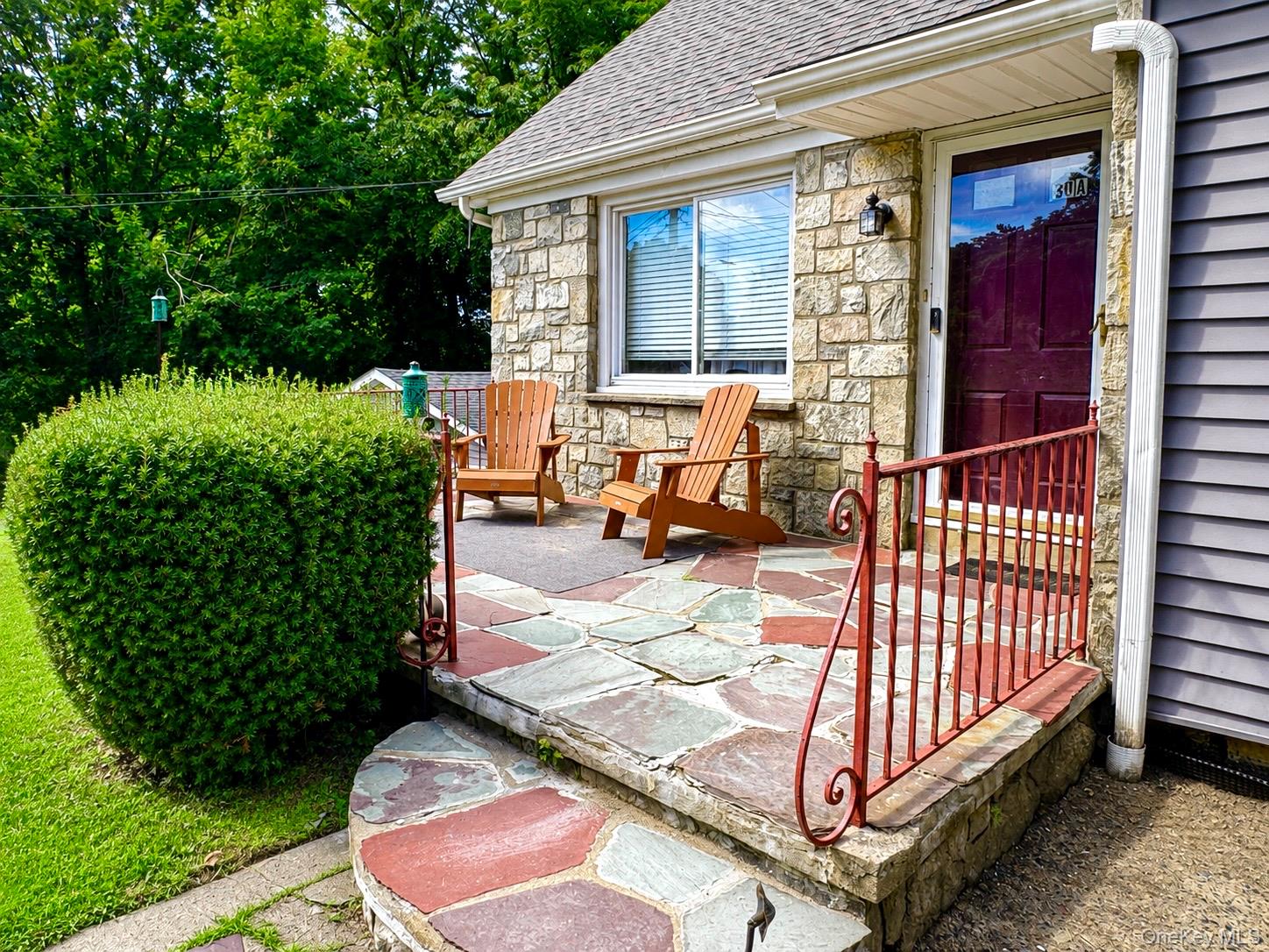 30 Lakeview Terrace Property Photo 2