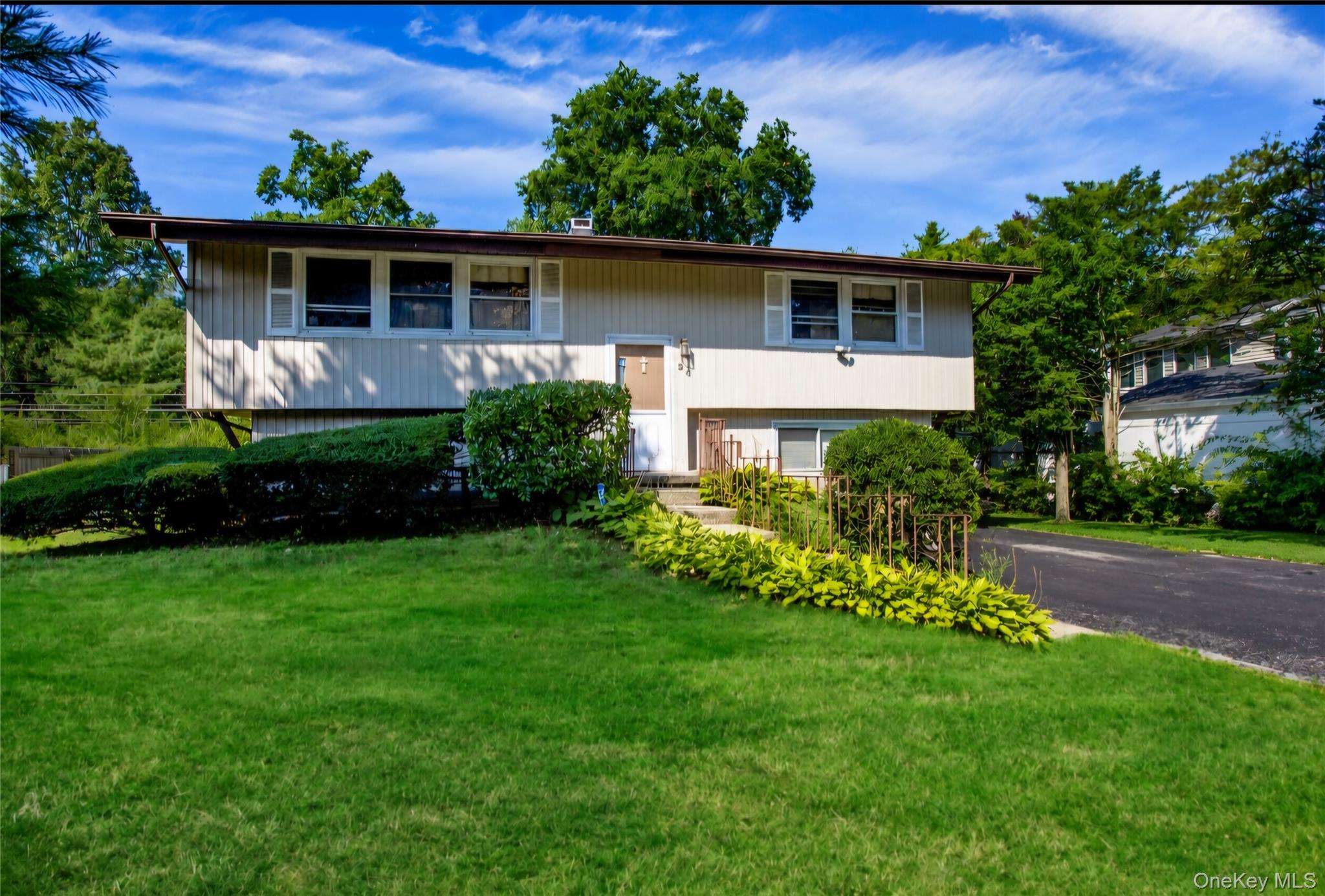 24 Deepdale Drive Property Photo 2