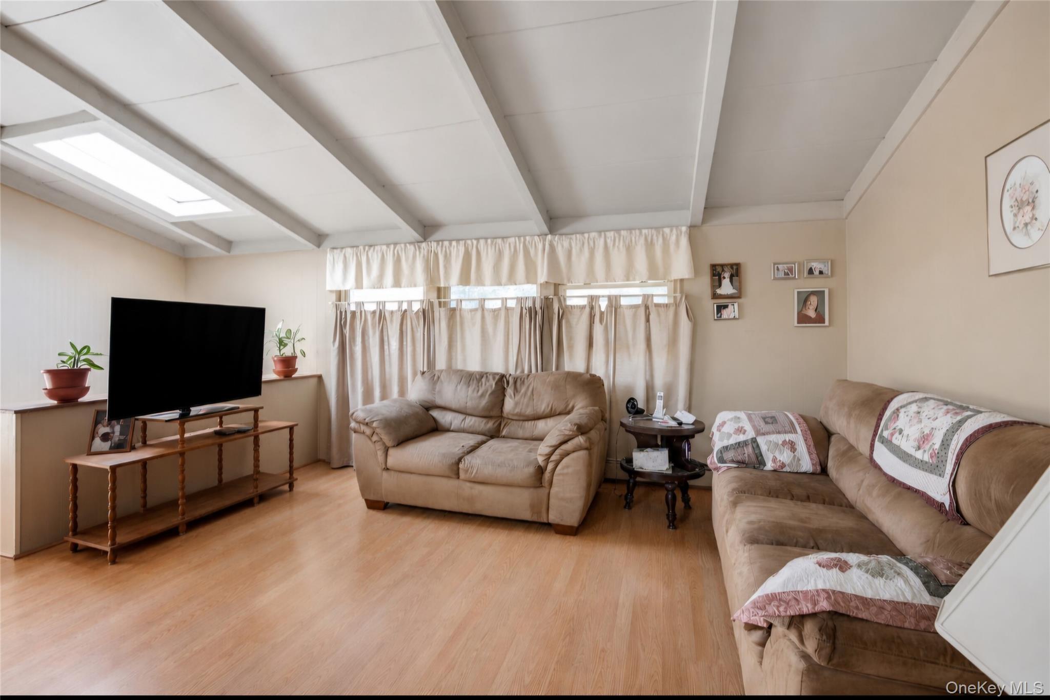 24 Deepdale Drive Property Photo 4