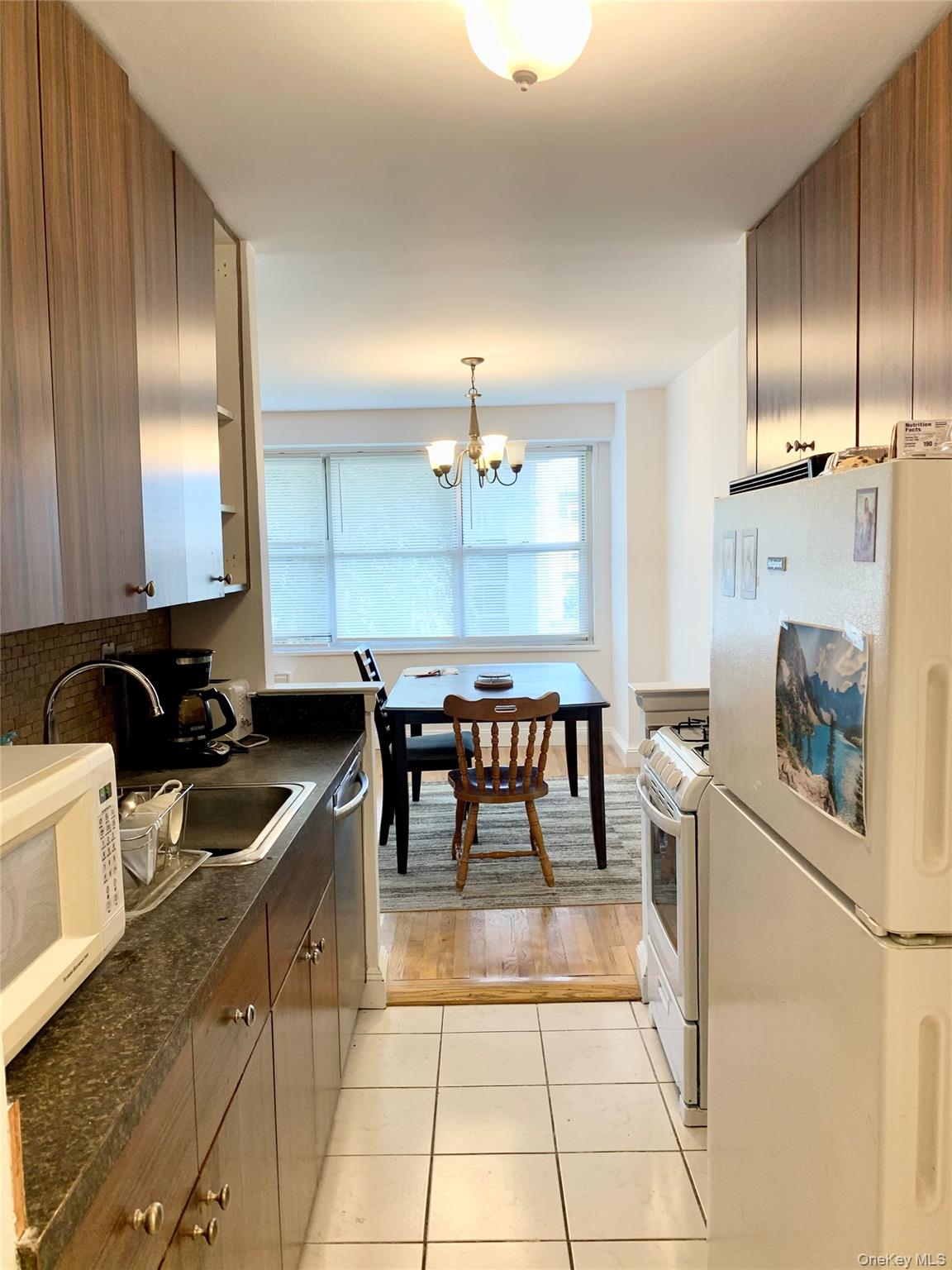 17-85 215 Street 1r Property Photo 4