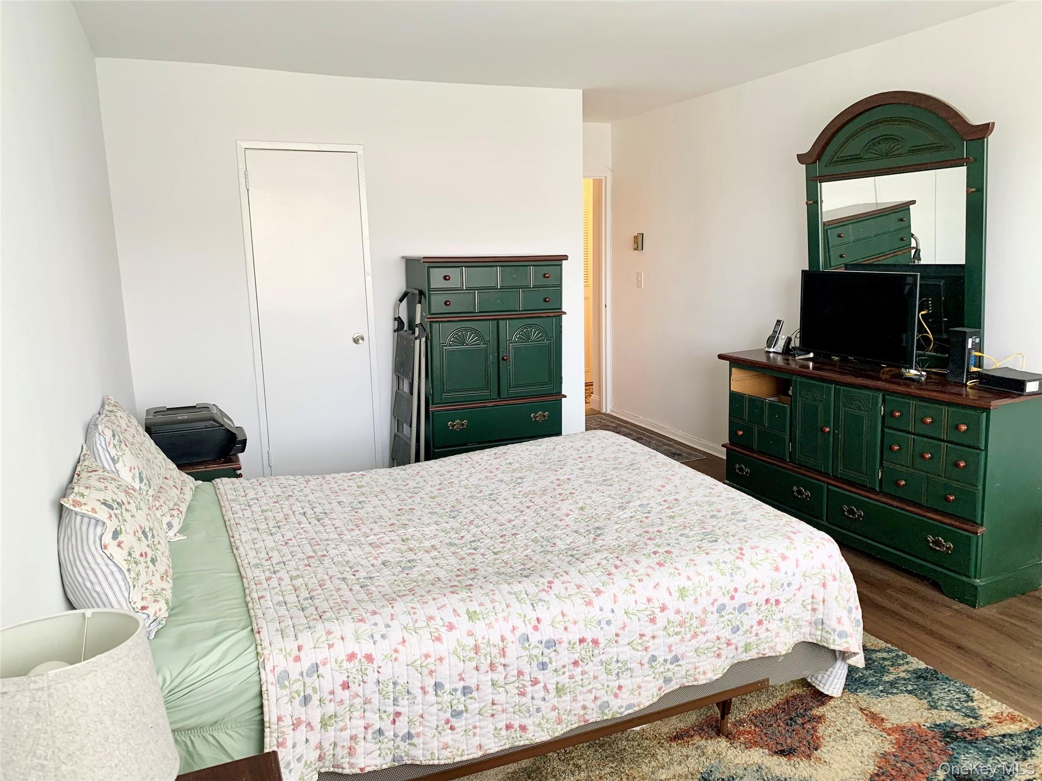 17-85 215 Street 1r Property Photo 6