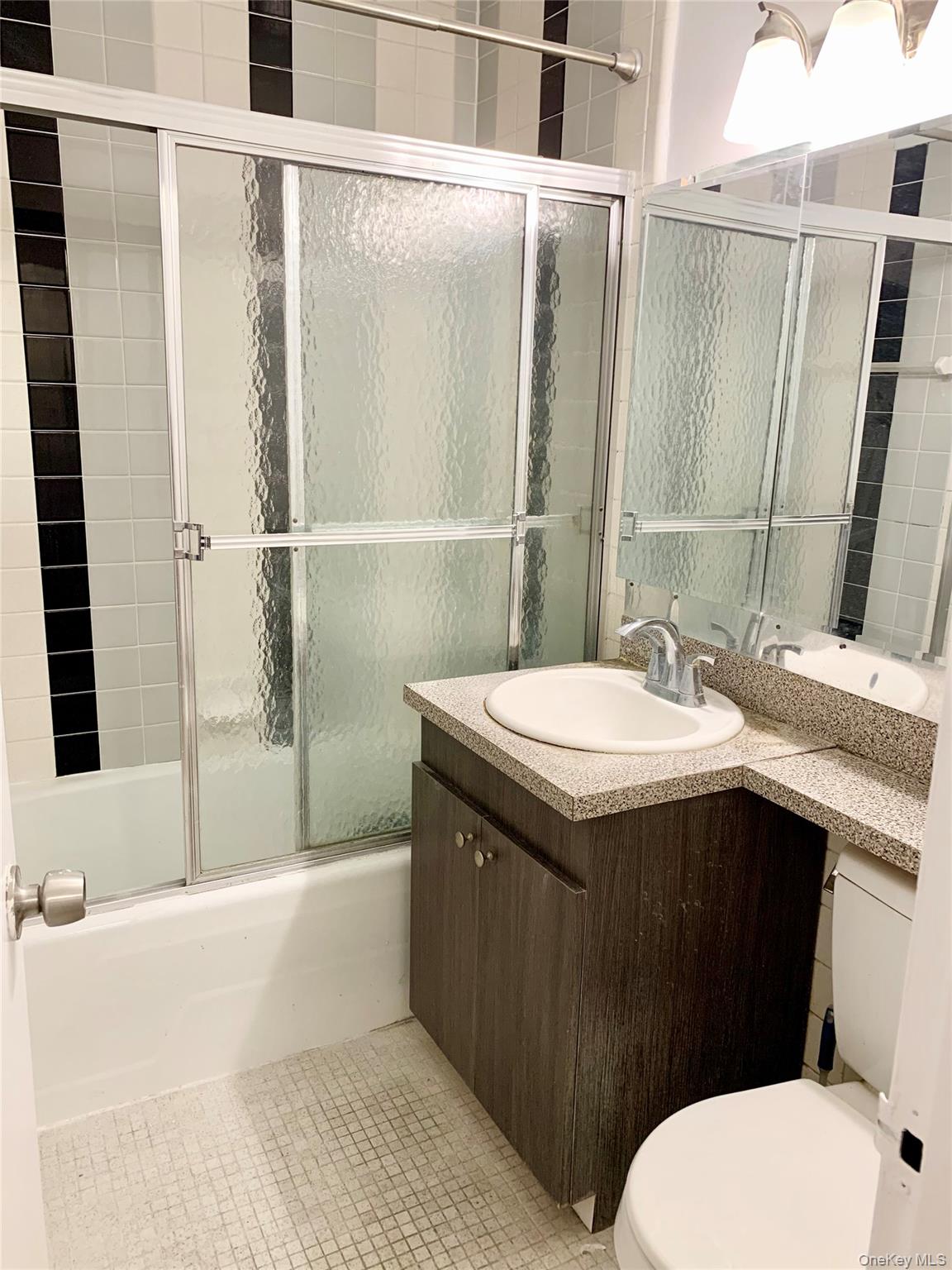 17-85 215 Street 1r Property Photo 10