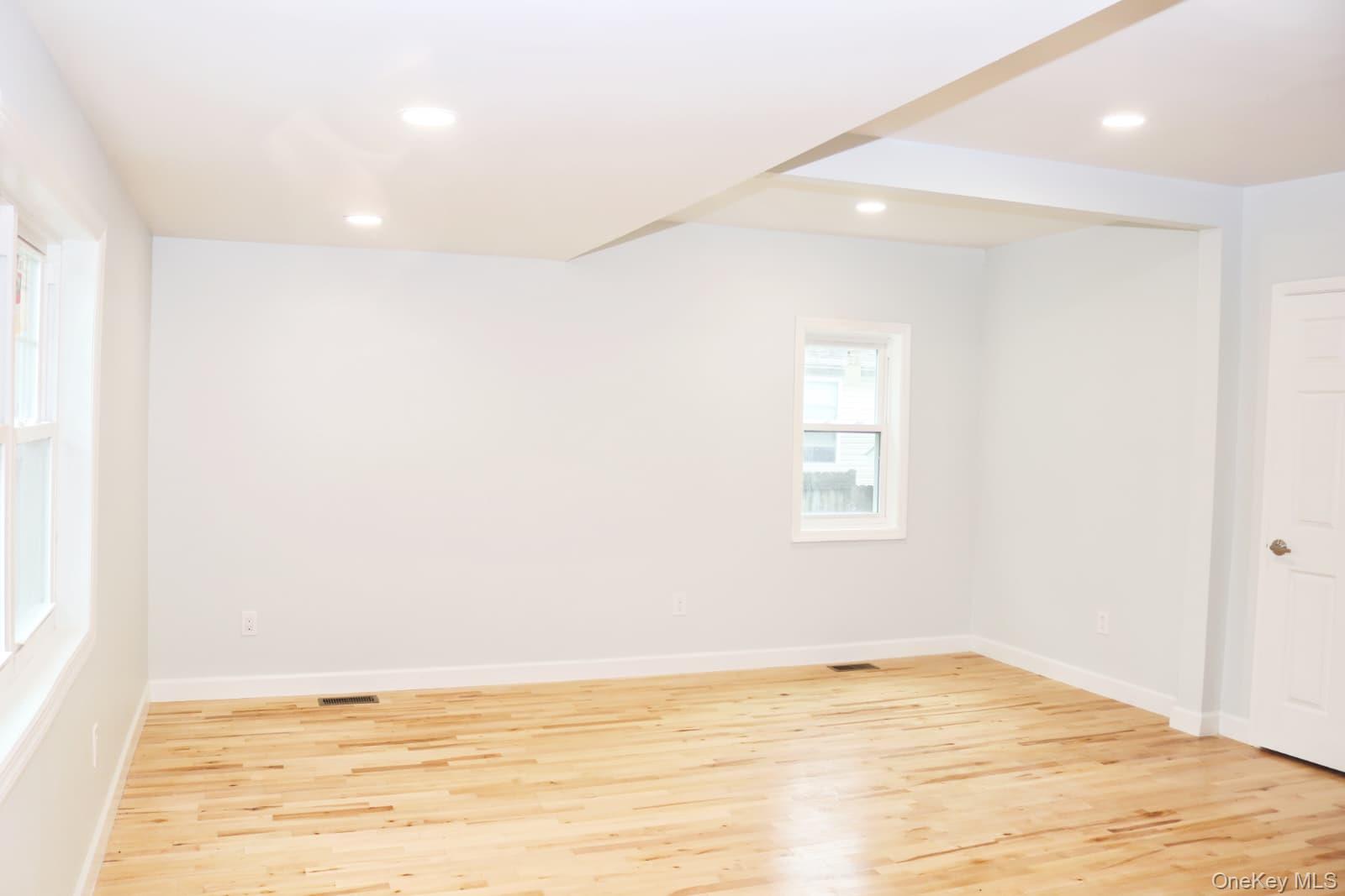 21 Randall Avenue Property Photo 5