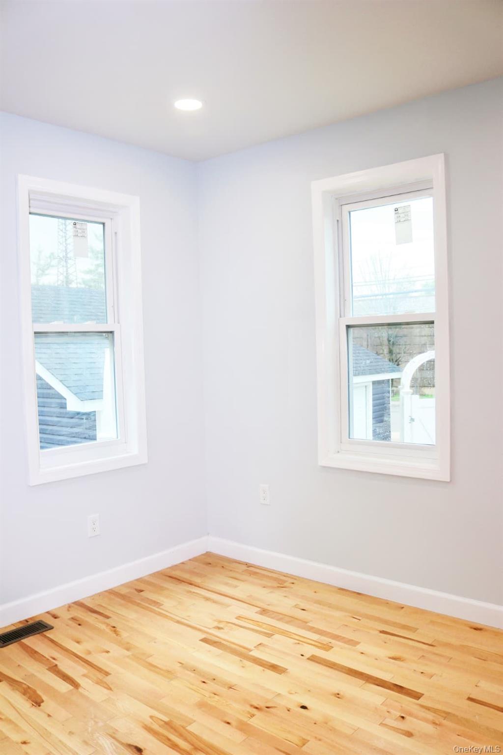 21 Randall Avenue Property Photo 14