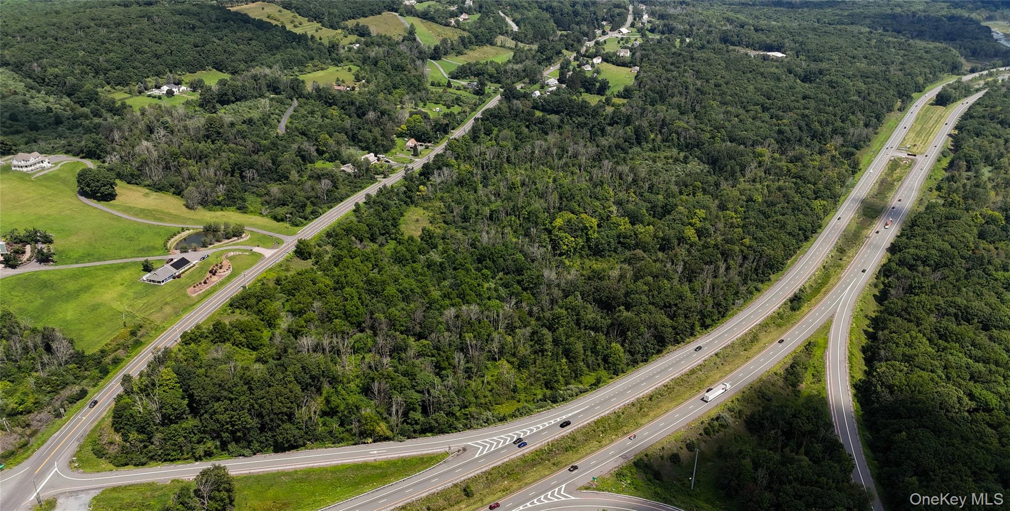 Mountain Road Property Photo 1