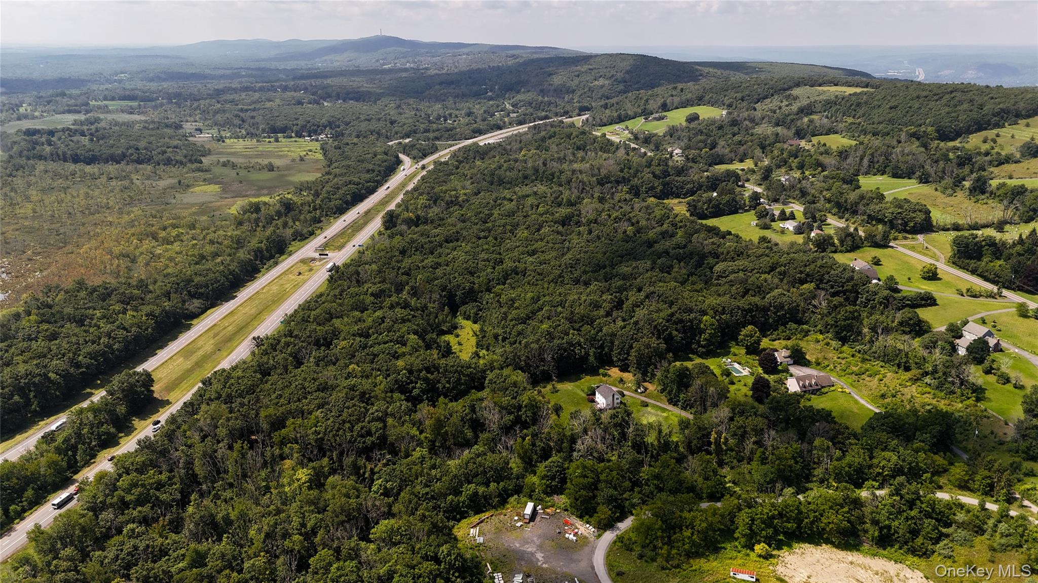 Mountain Road Property Photo 5
