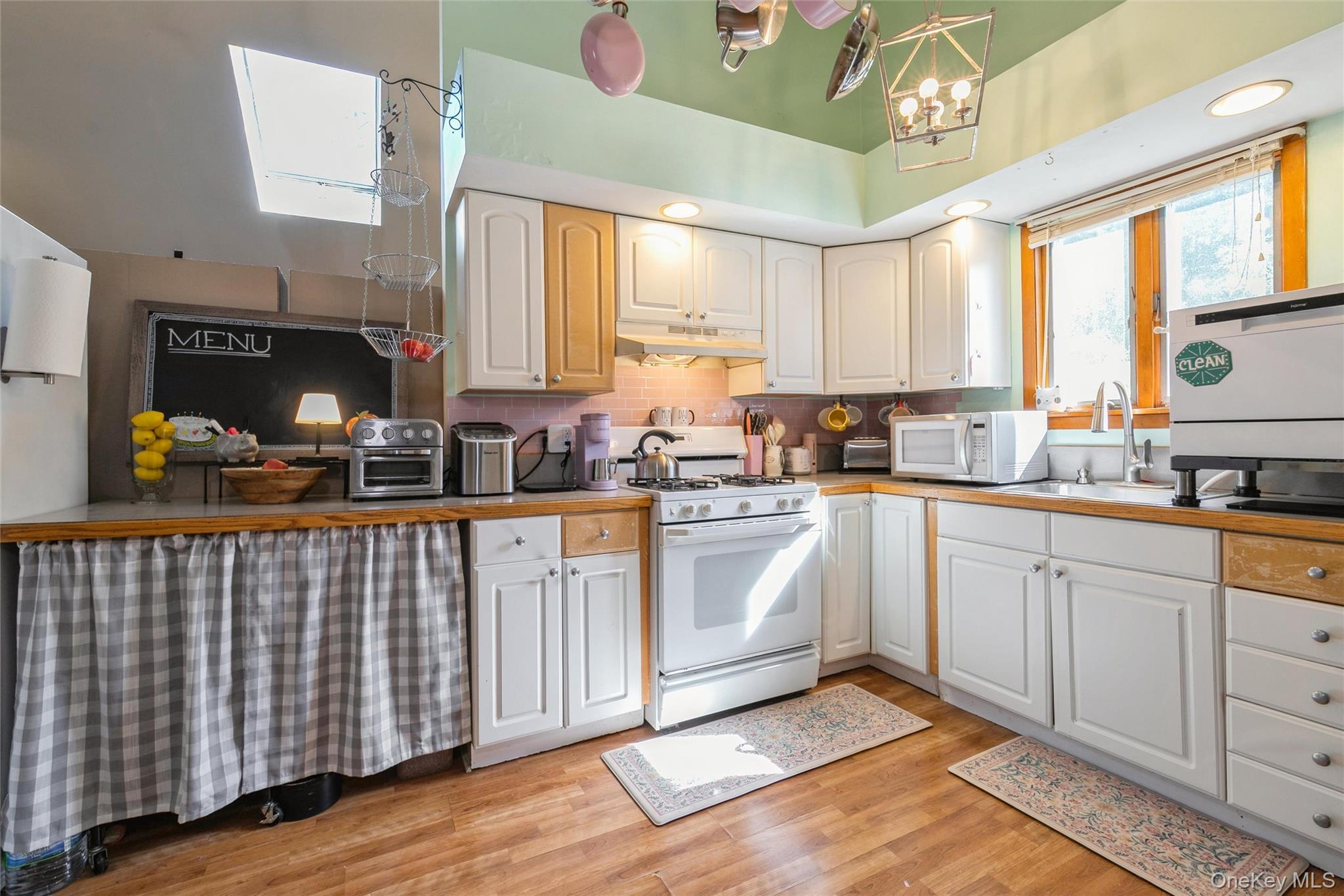54 Pinelawn Avenue Property Photo 5