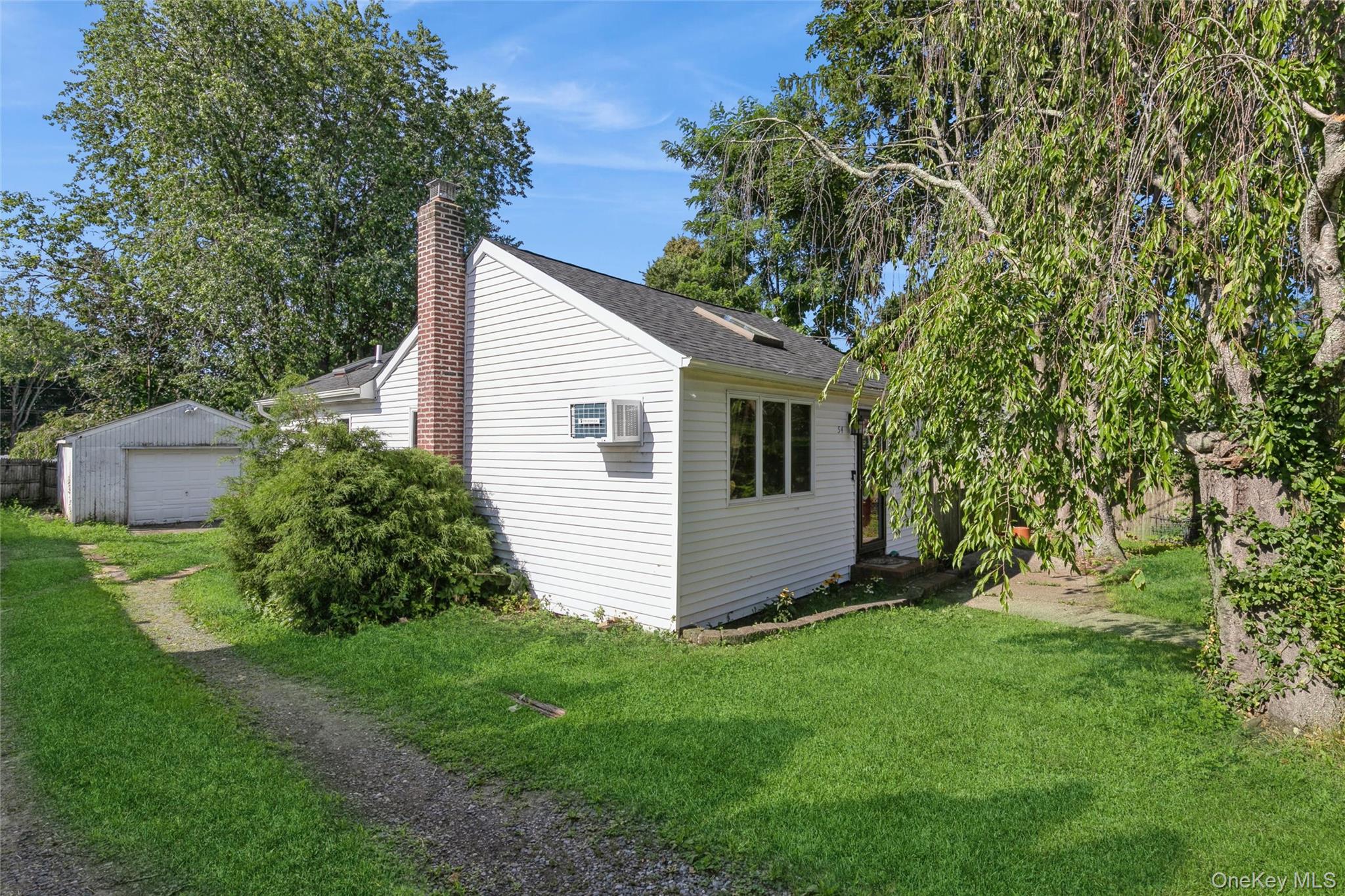 54 Pinelawn Avenue Property Photo 14