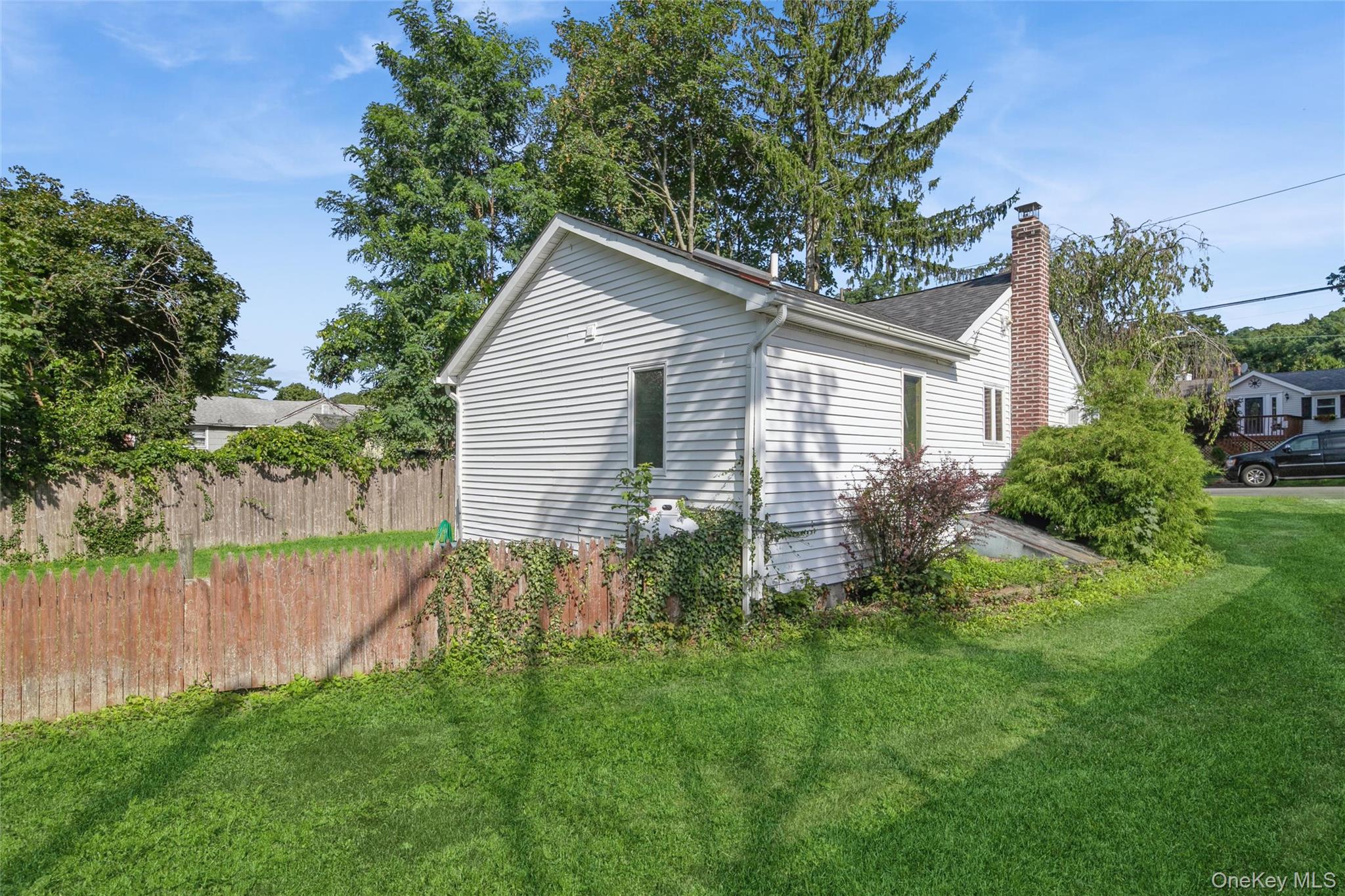 54 Pinelawn Avenue Property Photo 16
