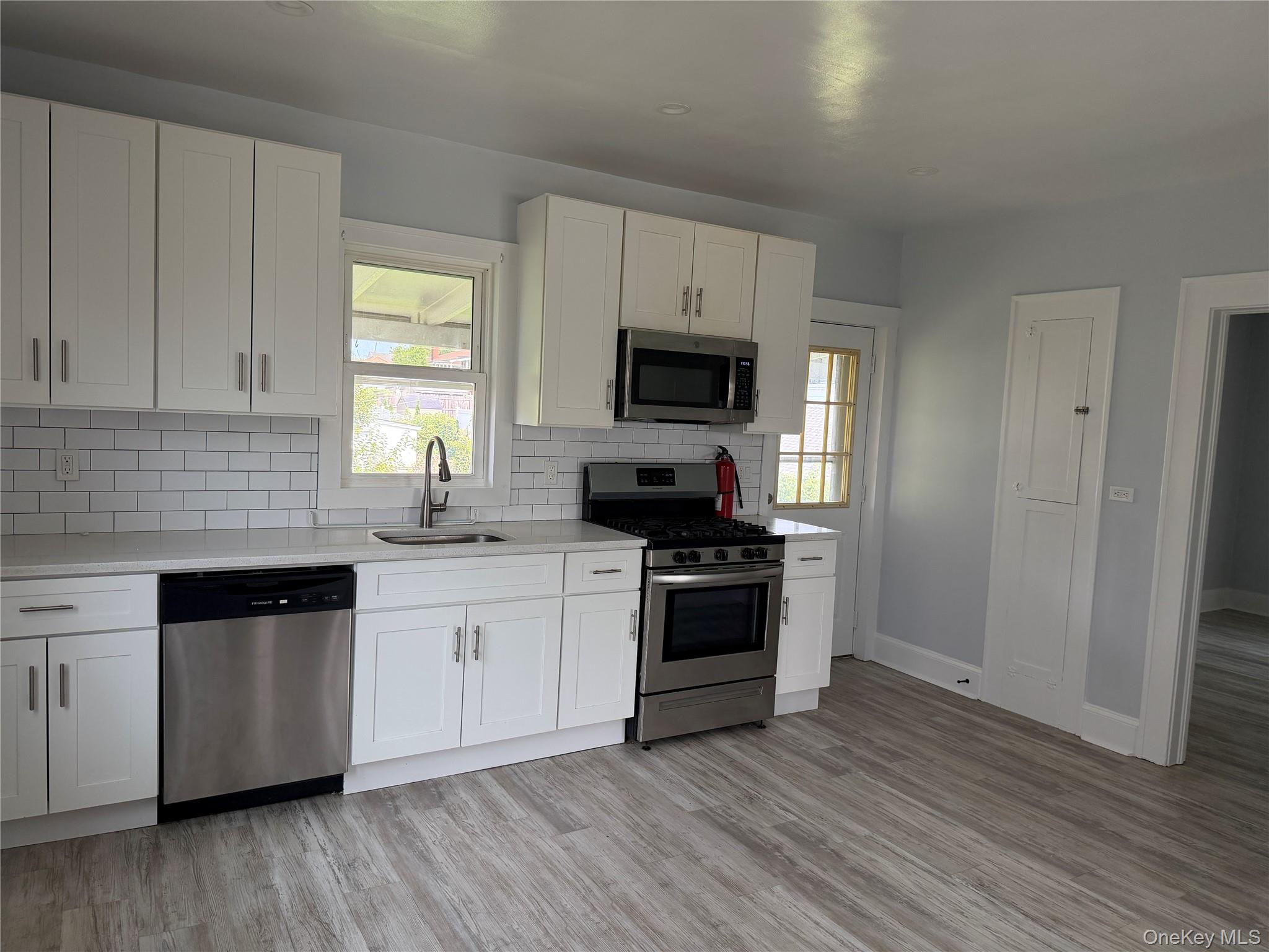 1034418 Property Photo 3