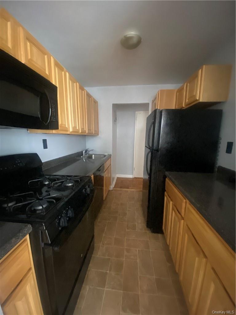 4 Sadore Lane 2w Property Photo 4