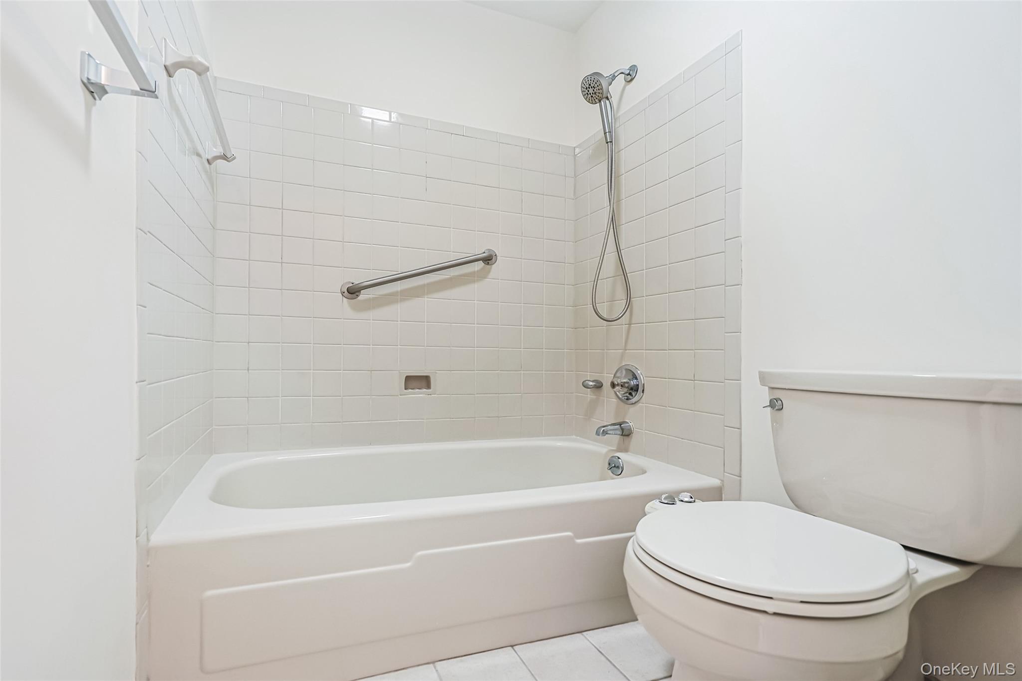 708 W Cabot Court 708 Property Photo 9