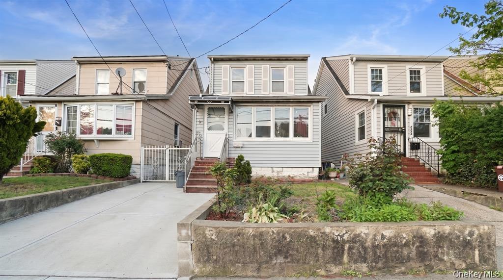 9023 207th Street Property Photo 1