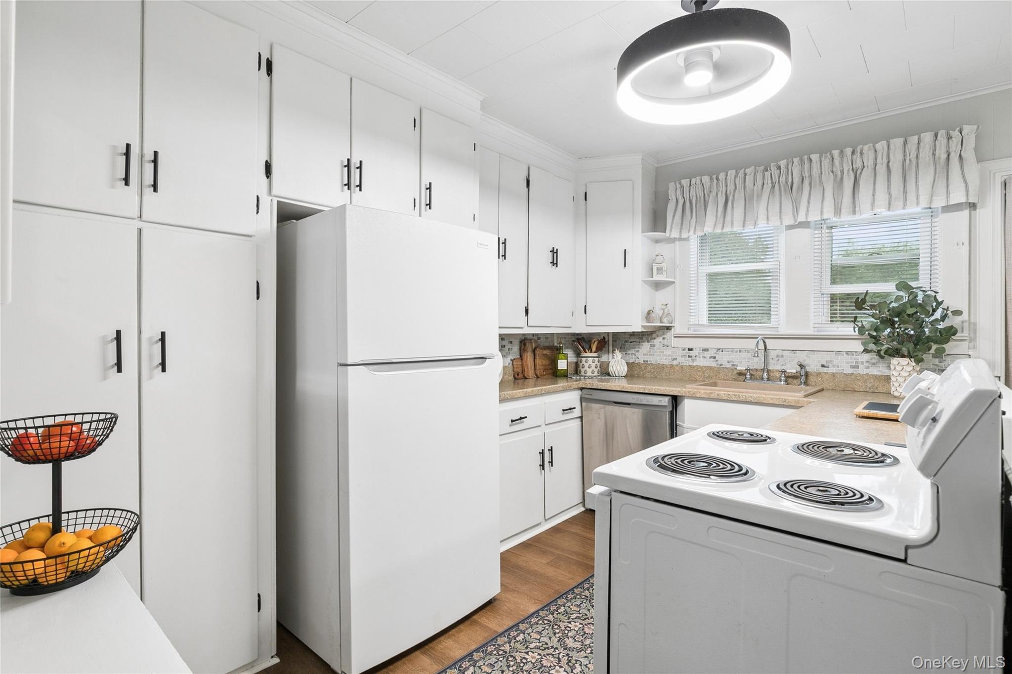 22 South Avenue Property Photo 8
