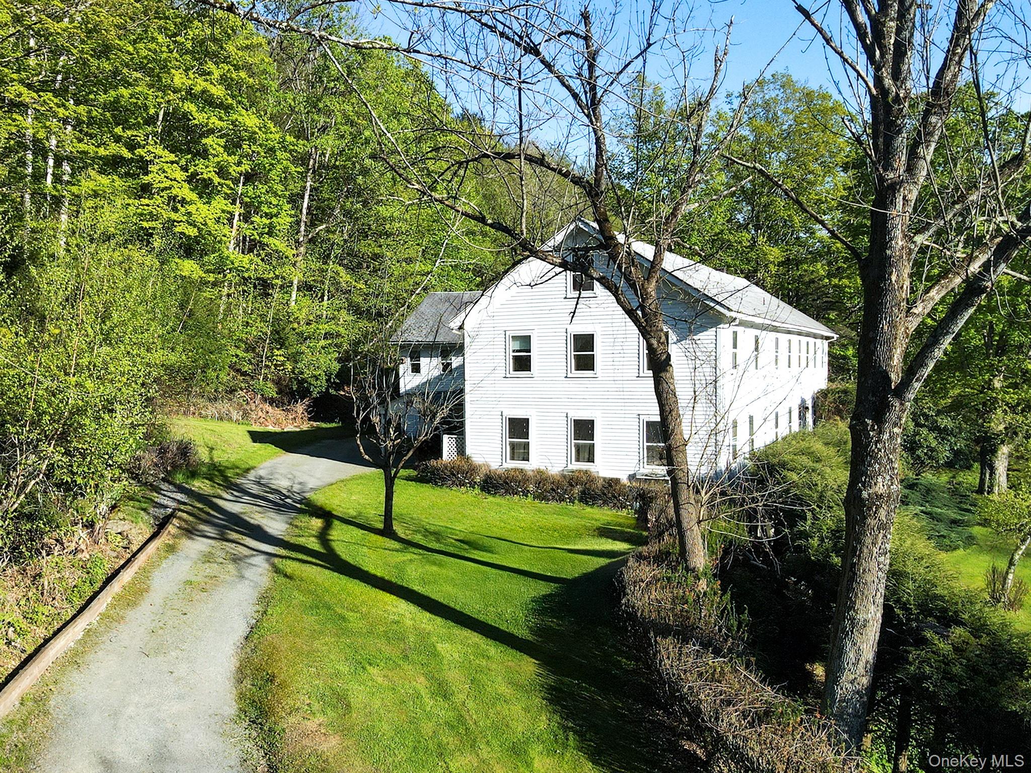 2182 Old Road 17 Property Photo 1