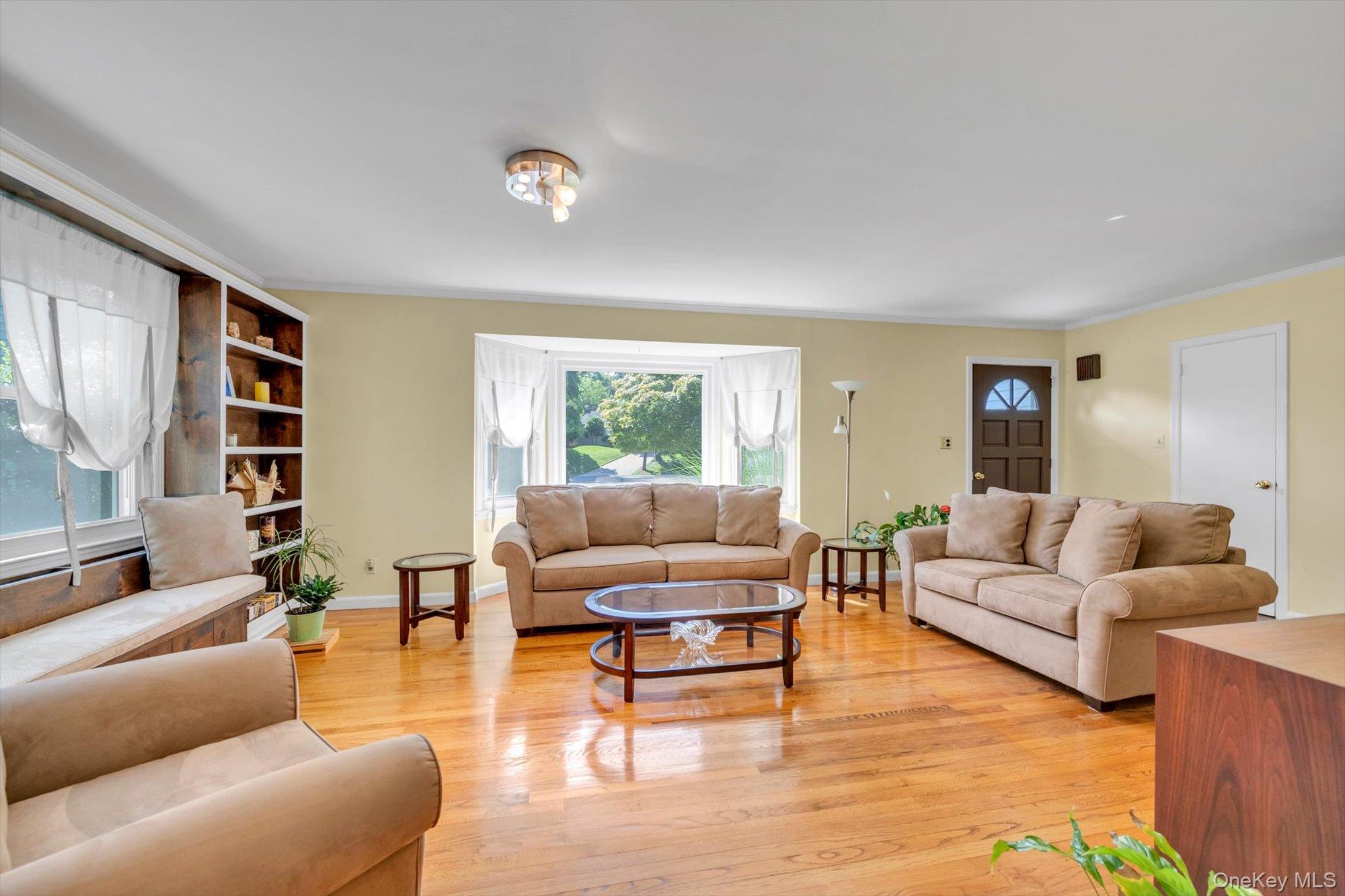 12 Compass Court Property Photo 2