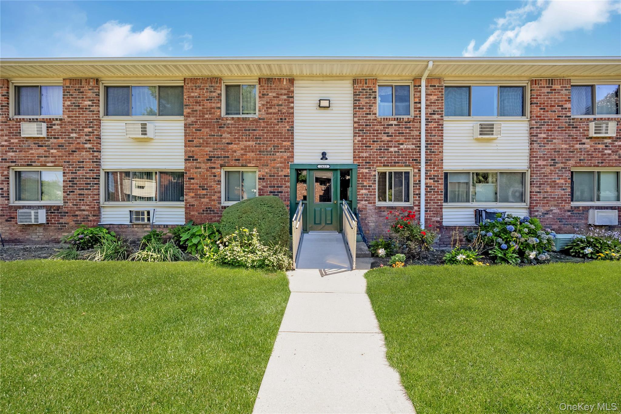 2433 Union Boulevard 2b (upper) Property Photo 1