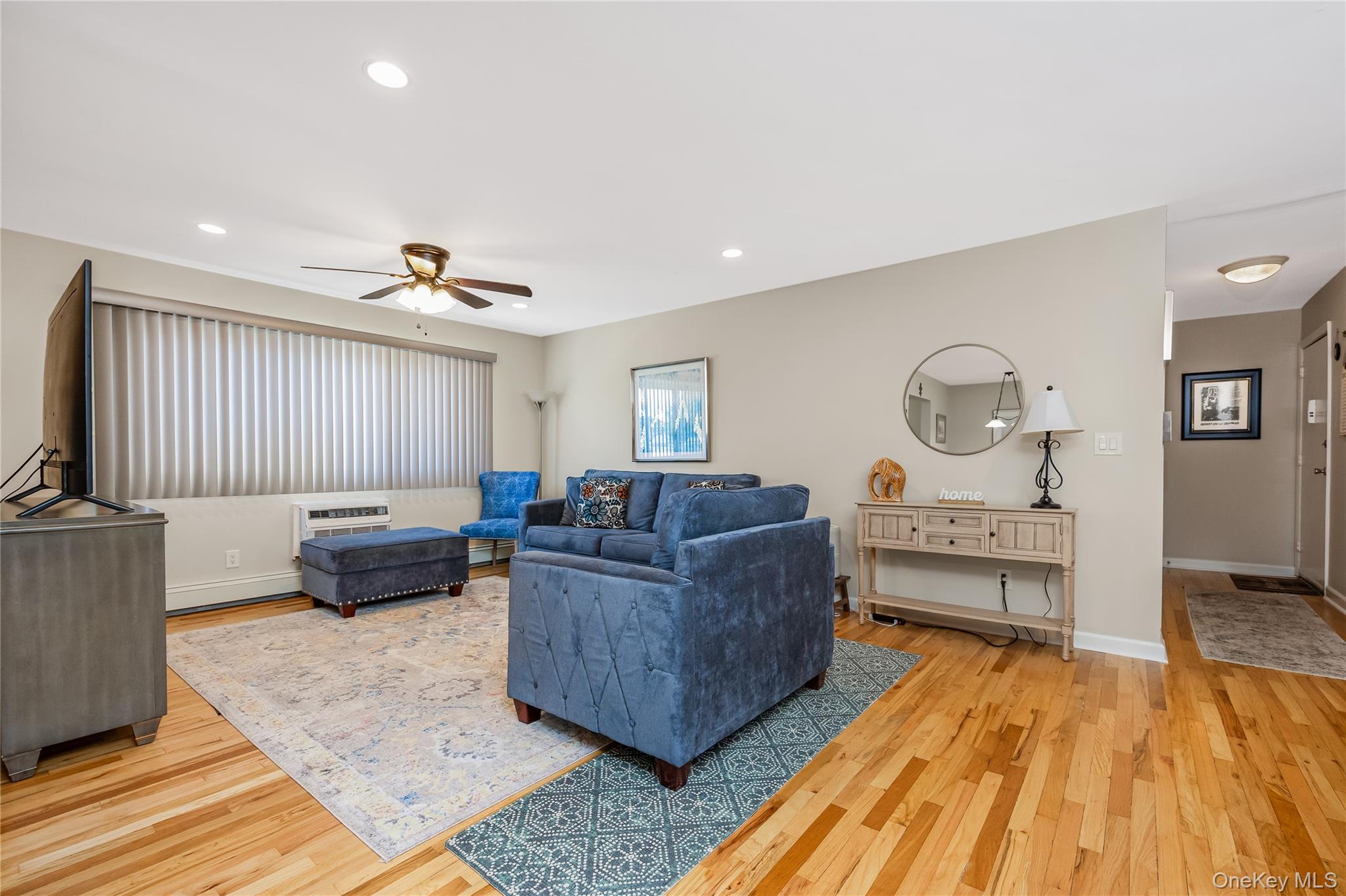 2433 Union Boulevard 2b (upper) Property Photo 6