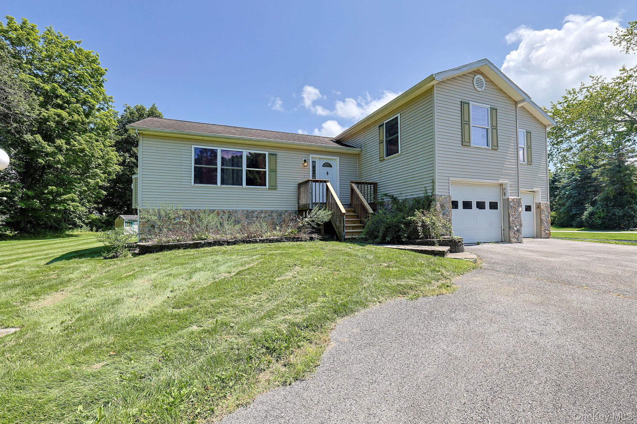 96 Velie Road Property Photo 3