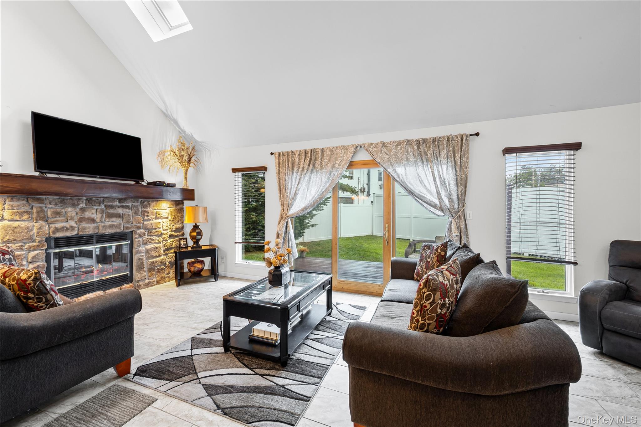 2 Windsor Court Property Photo 5