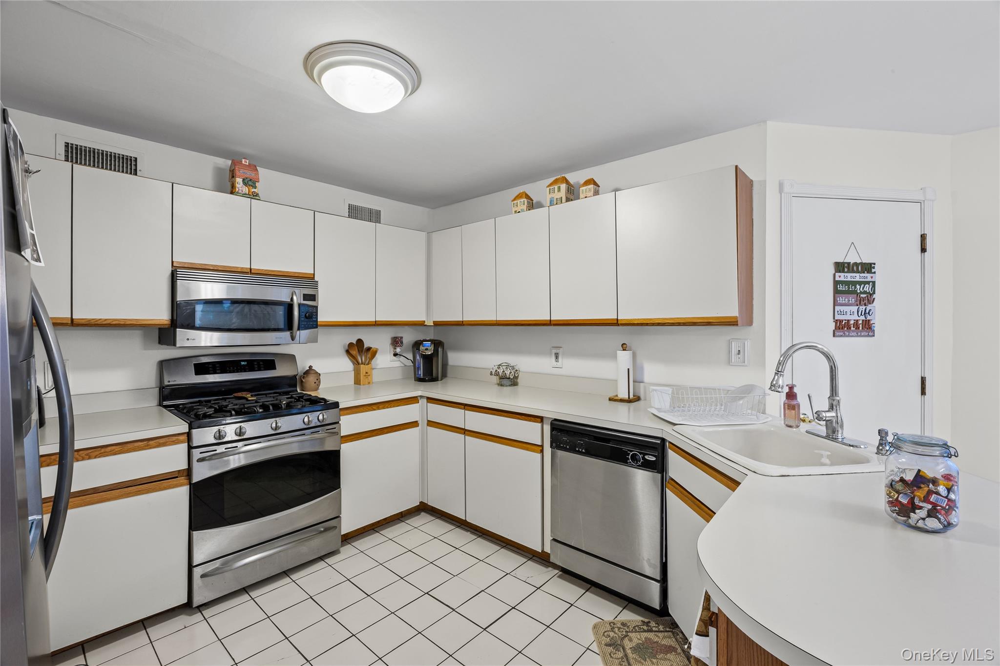 2 Windsor Court Property Photo 7