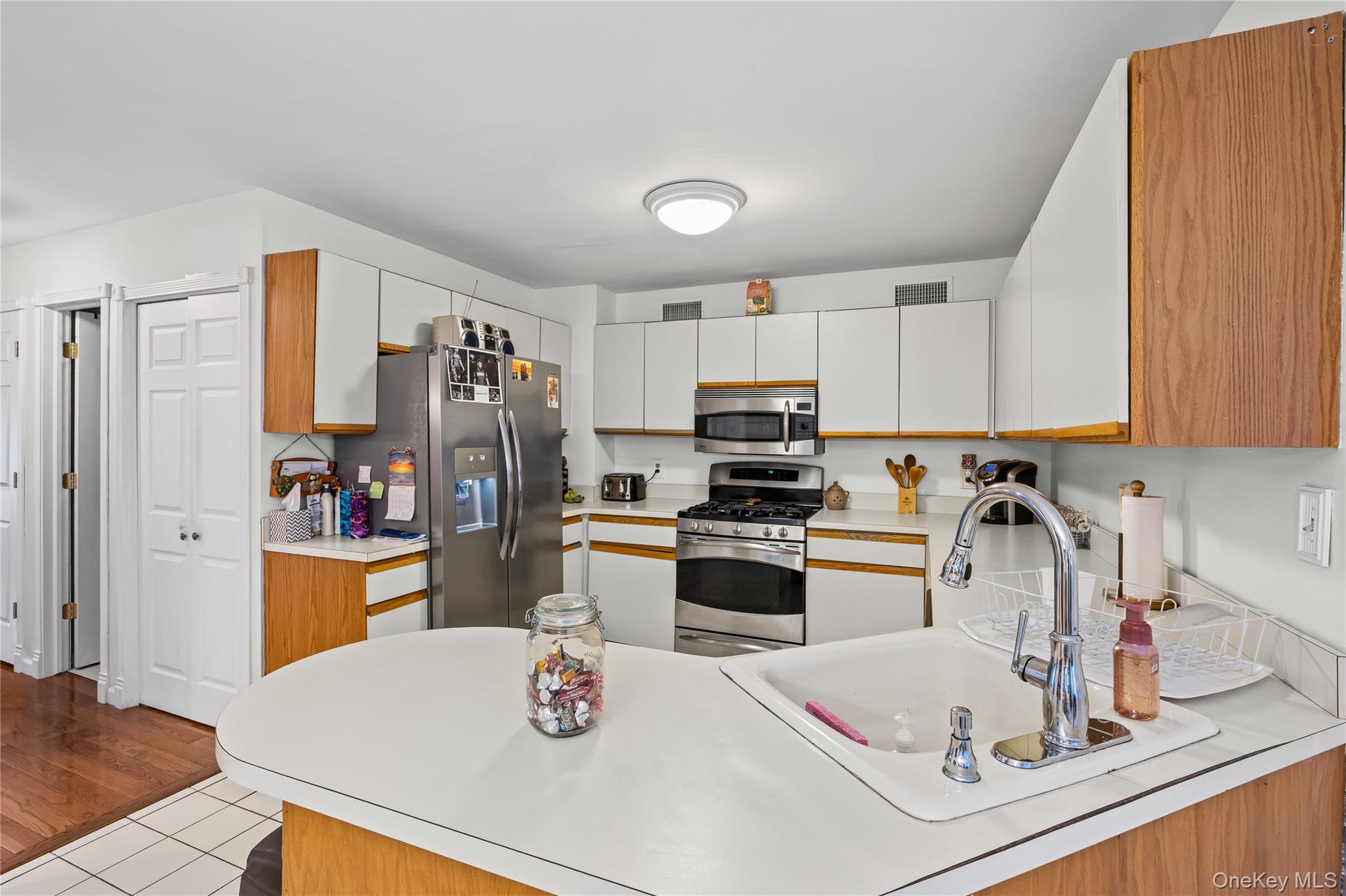 2 Windsor Court Property Photo 8