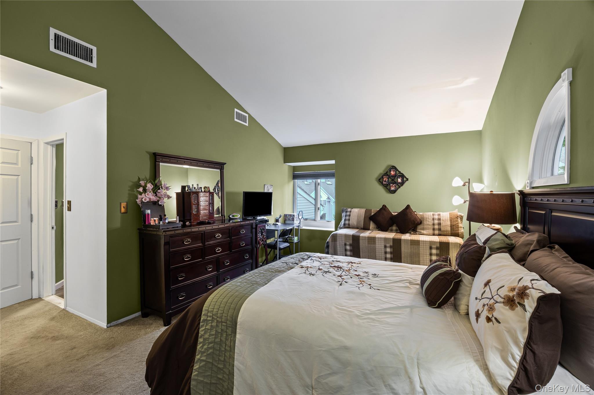 2 Windsor Court Property Photo 16