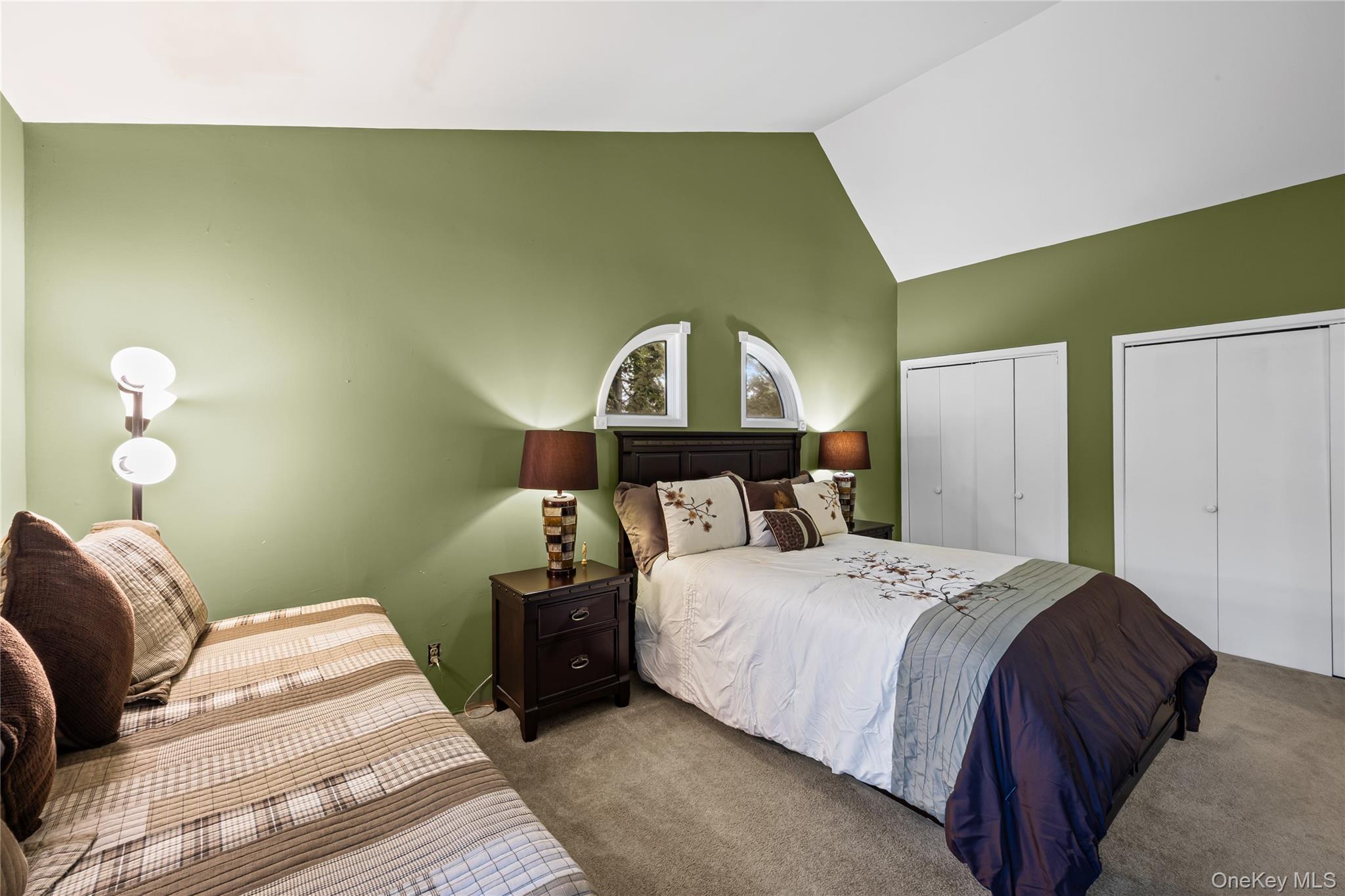 2 Windsor Court Property Photo 17