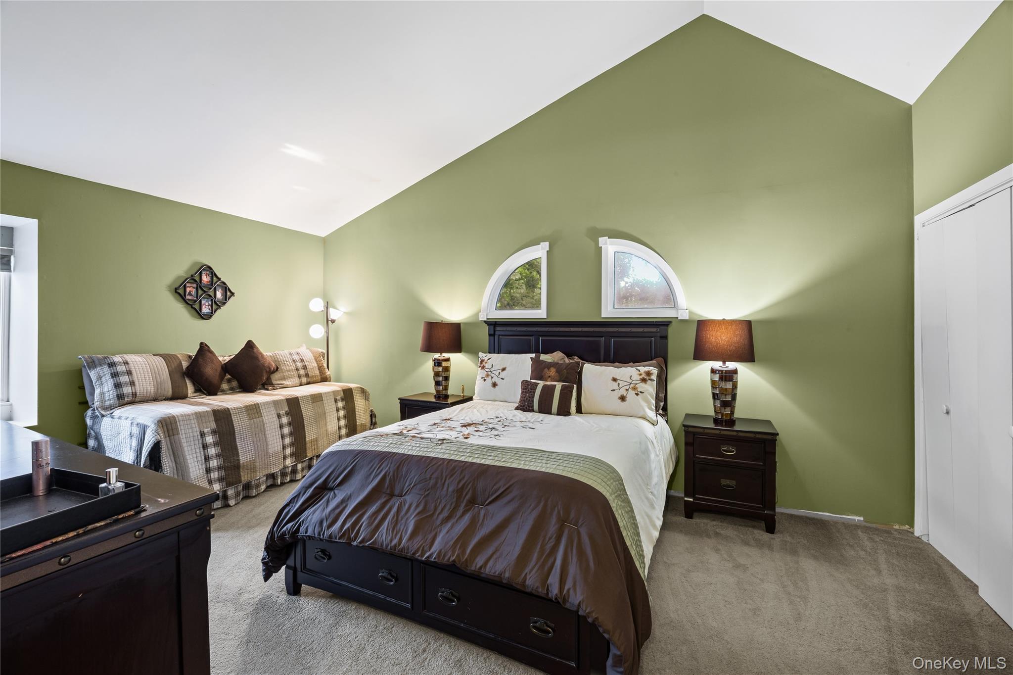 2 Windsor Court Property Photo 18