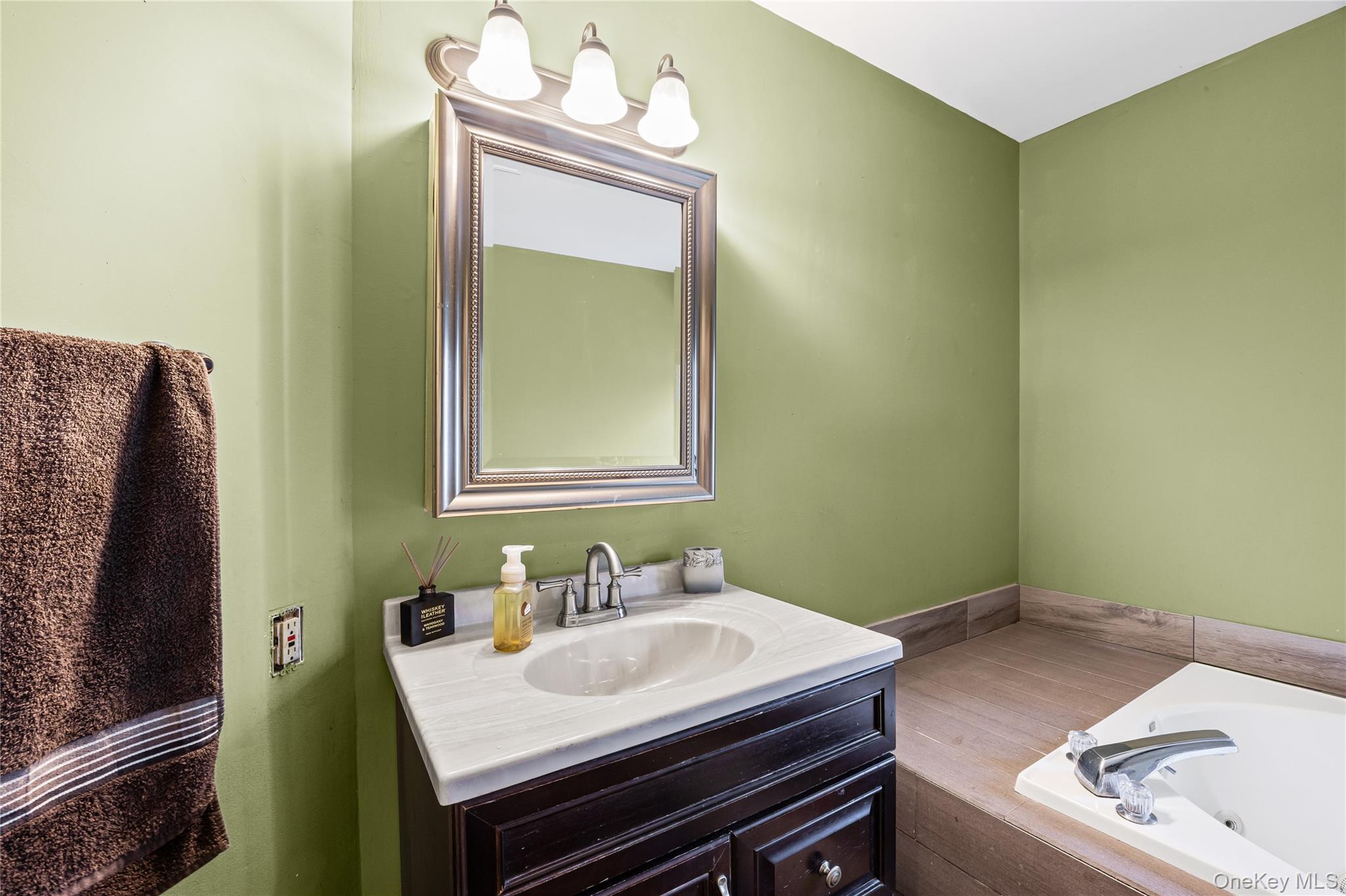 2 Windsor Court Property Photo 20