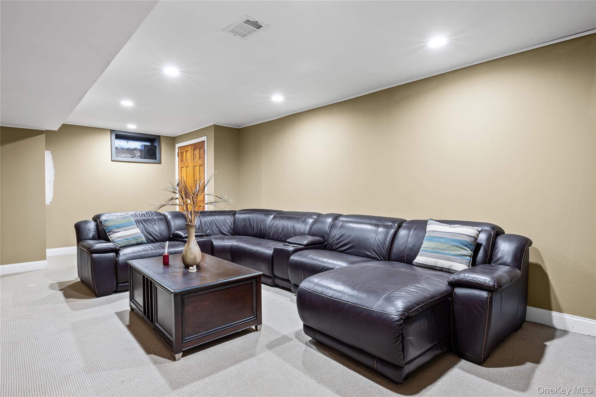 2 Windsor Court Property Photo 26