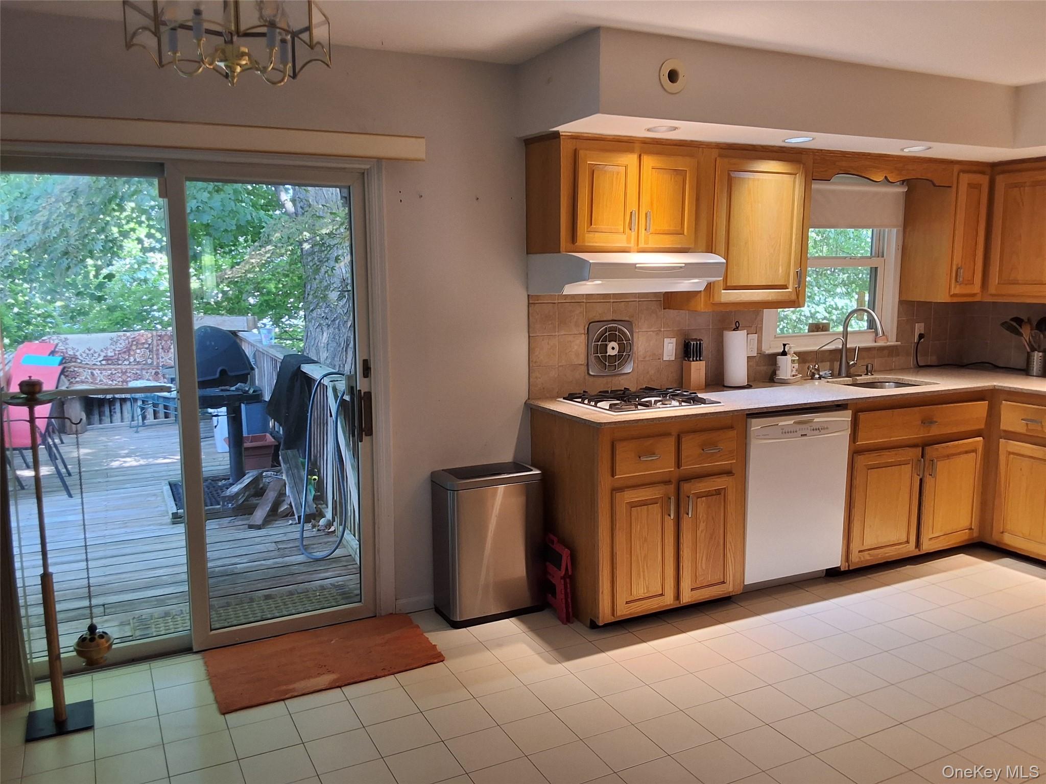 6 Strathmore Drive Property Photo 7