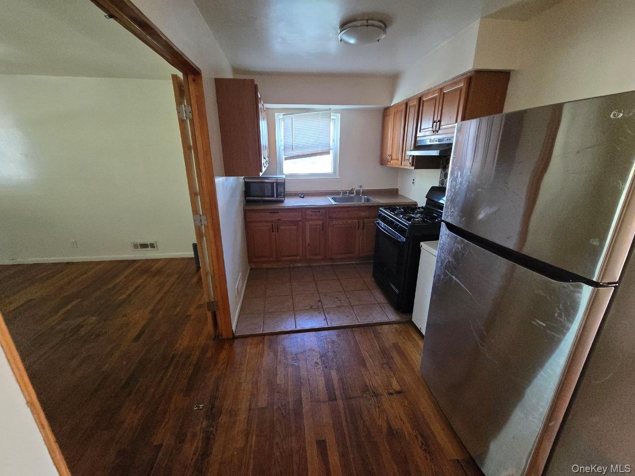 462 S 3rd Avenue Property Photo 4