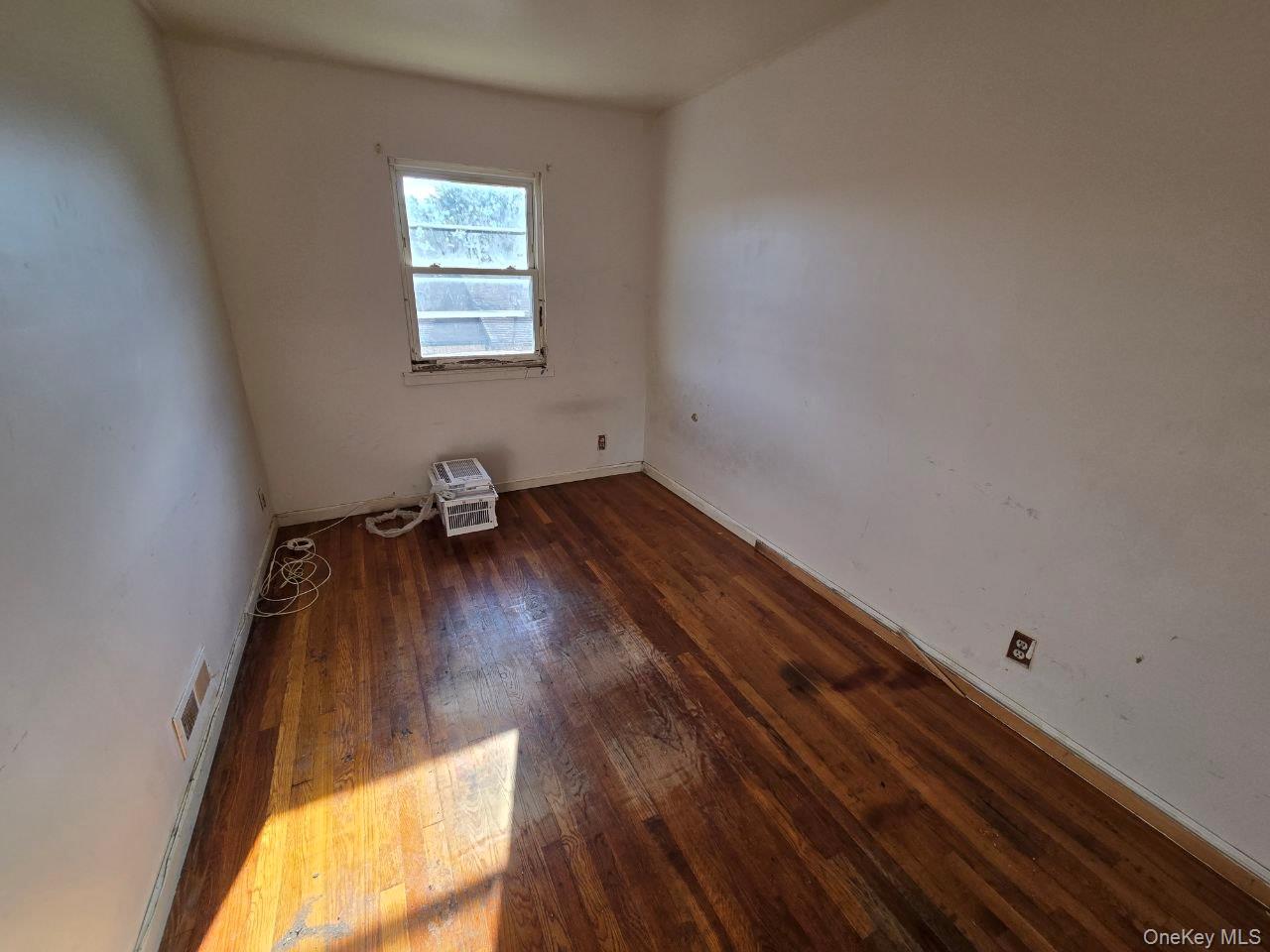 462 S 3rd Avenue Property Photo 7